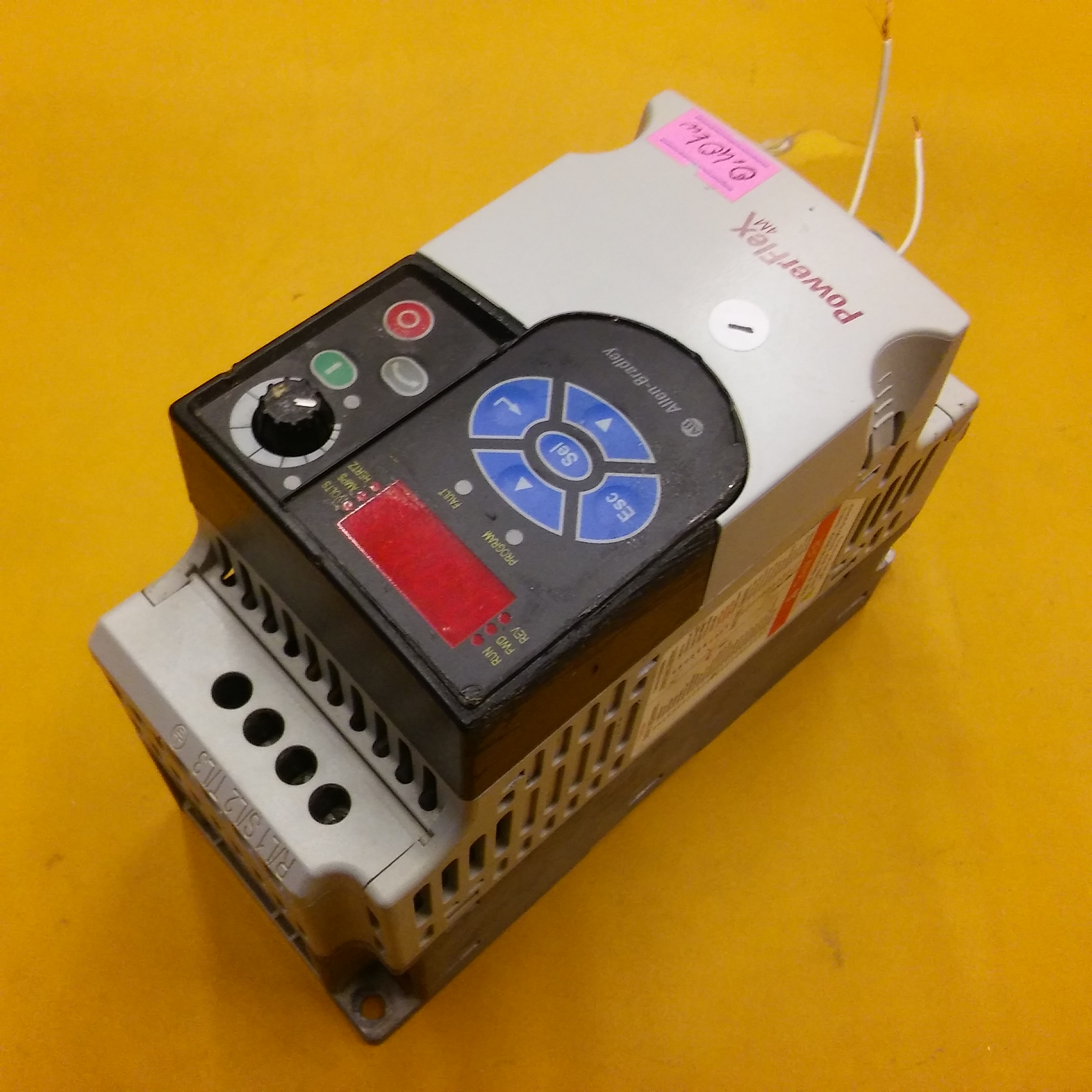 ALLEN BRADLEY 22F-D1P5N113 22F-D1P5N113 0,40KW 380V SÜRÜCÜ
