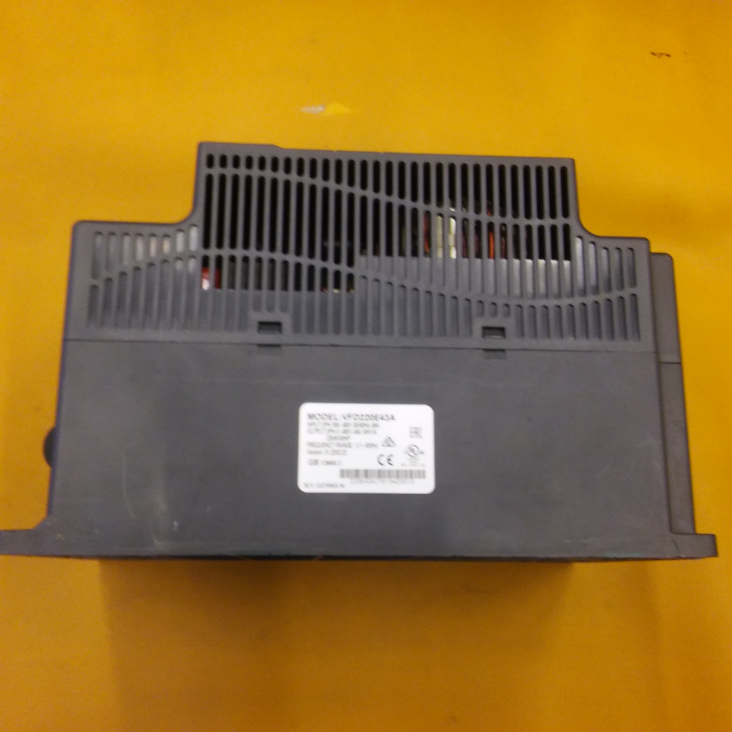 DELTA VFD220E43A VFD 22KW 45A 34KVA SÜRÜCÜ