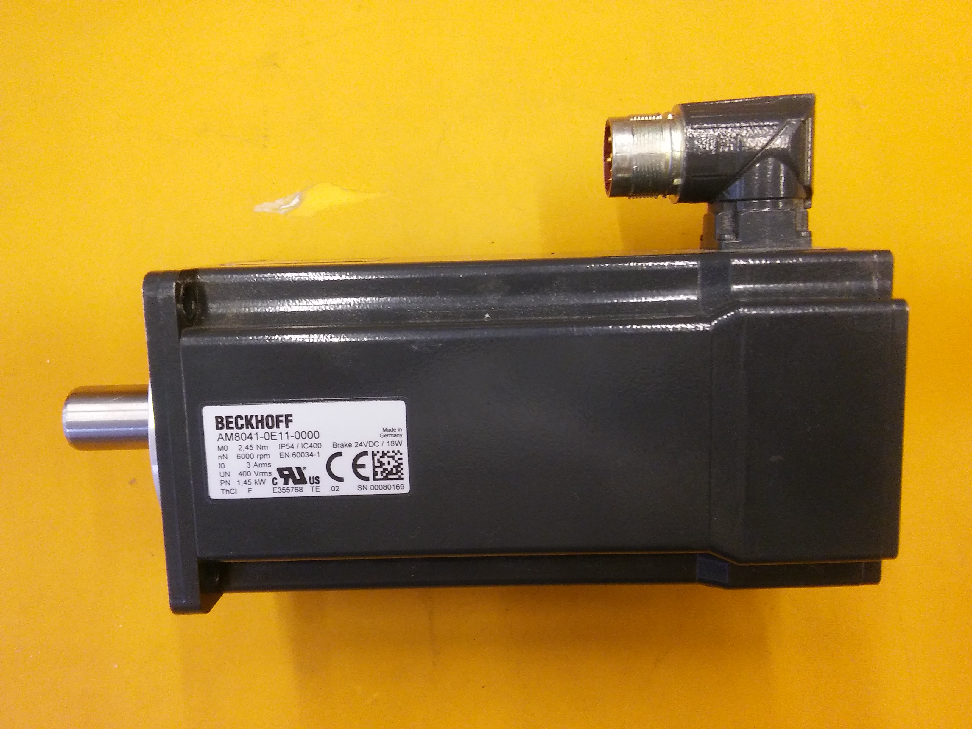 BECKHOFF AM8041-0E11-0000 FRENLİ 1,45KW SERVO MOTOR