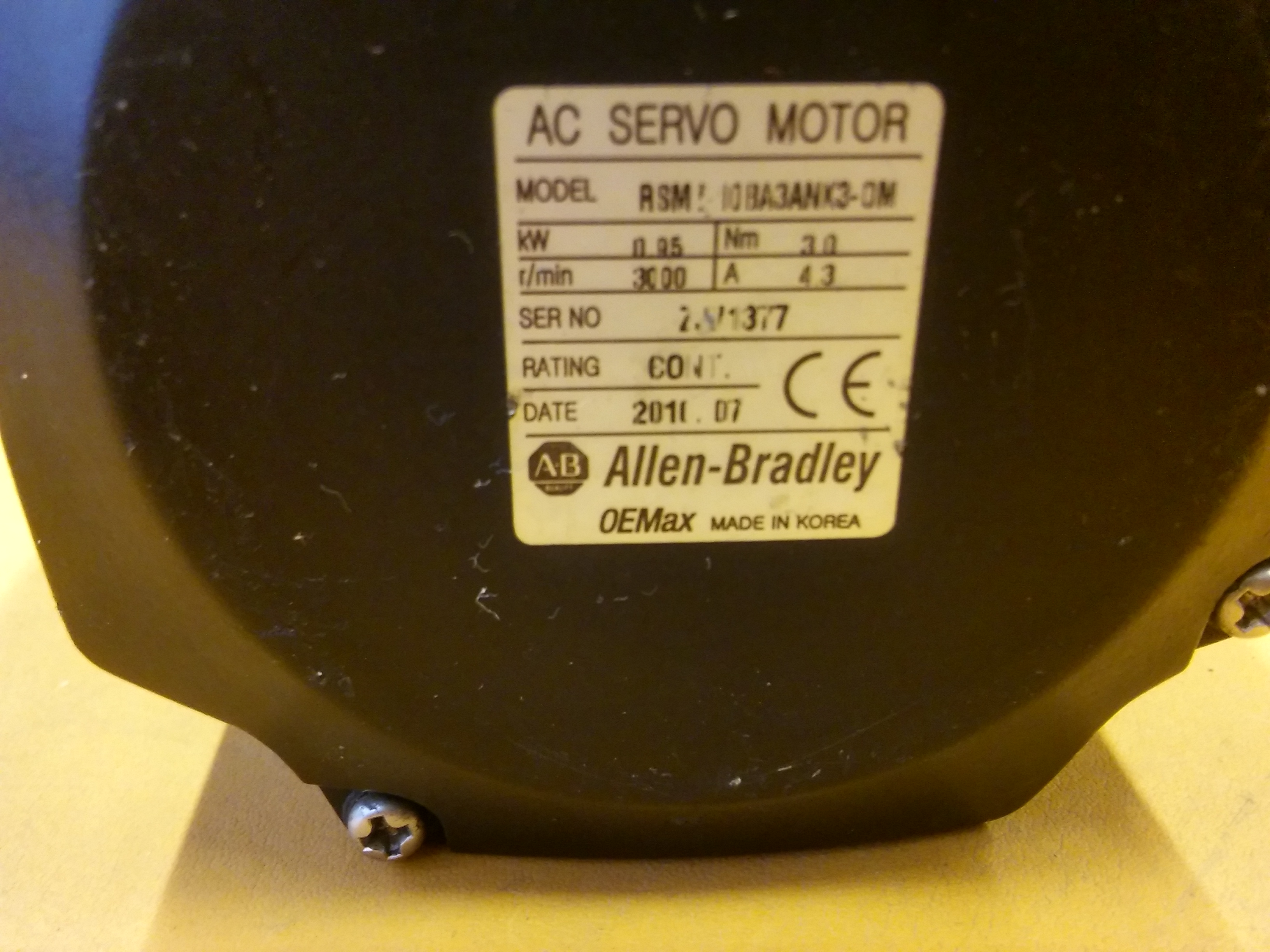 ALLEN BRADLEY RSM 0,95KW 4,3A BA3ANK3-0M SERVO MOTOR NOT KODUN BAŞ TARAFI OKUNMUYOR