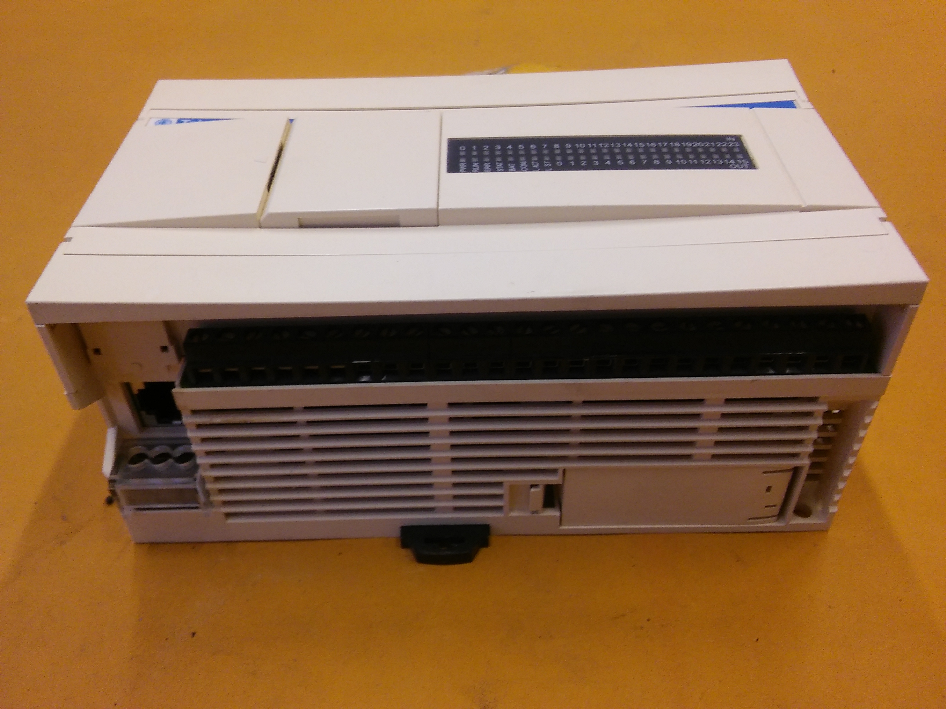 TELEMECANİQUE TWDLCAE40DRF PLC CPU