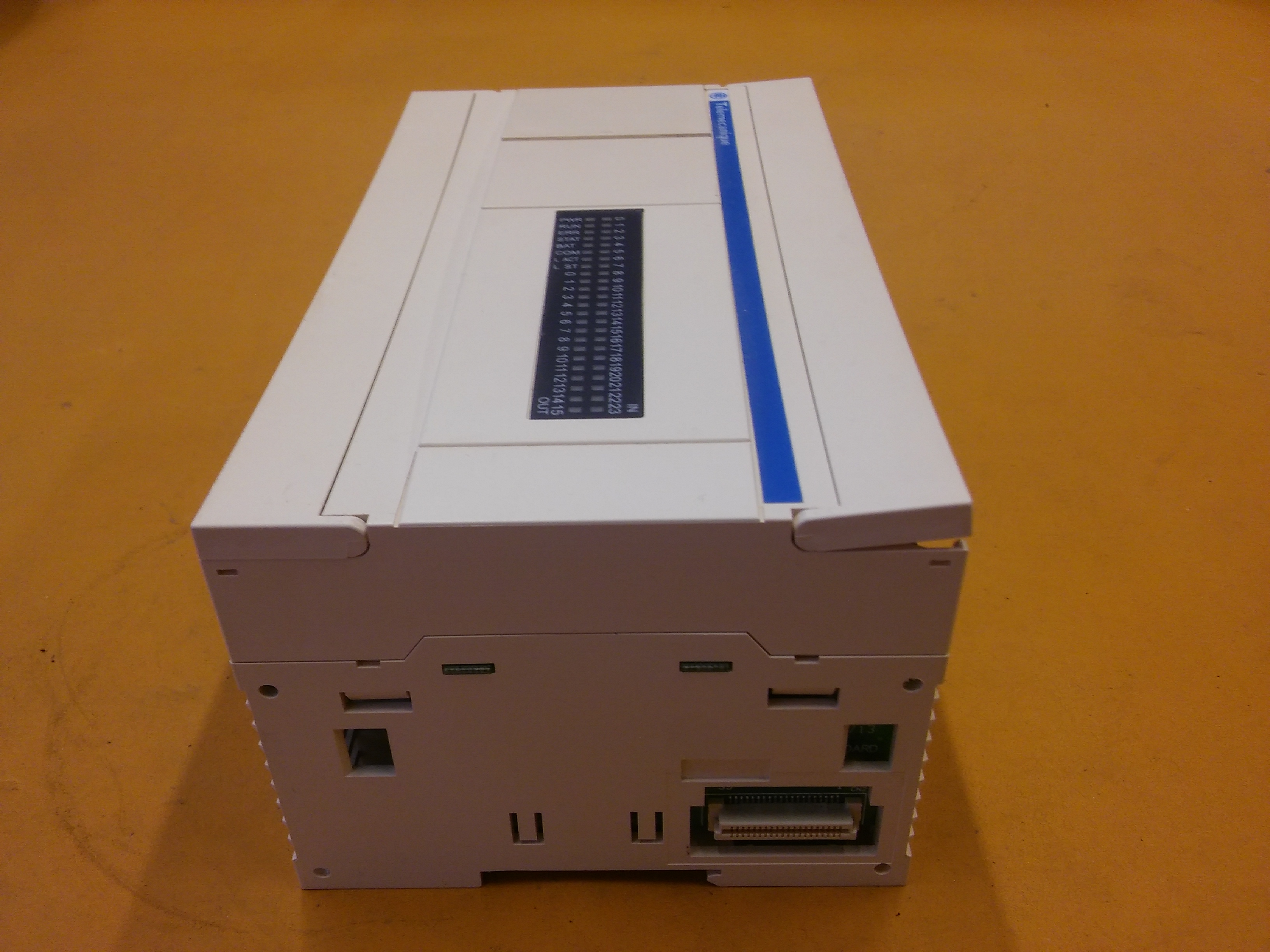 TELEMECANİQUE TWDLCAE40DRF PLC CPU