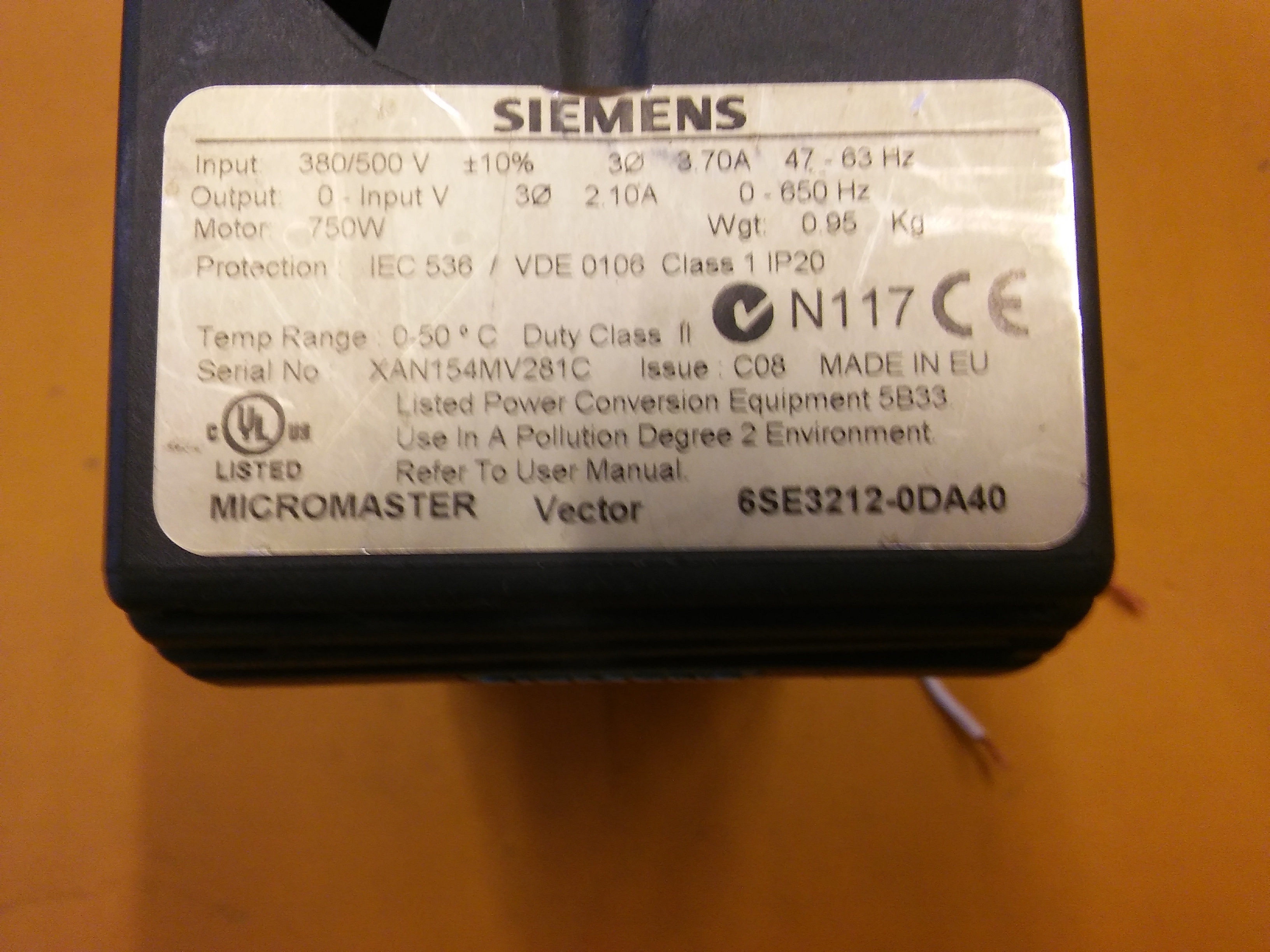 SIEMENS 6SE3212-0DA40 MICROMASTER VECTOR INPUT 380-500V 750W 0,75KW SÜRÜCÜ