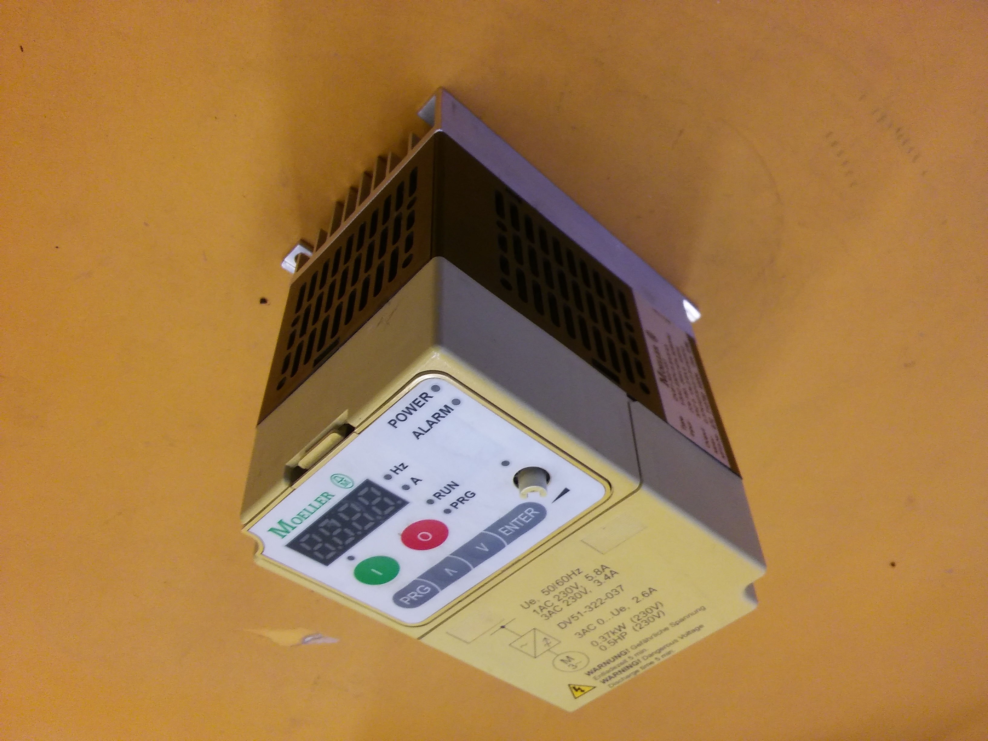 MOELLER DV51-322-037 0,37KW INPUT 220V SÜRÜCÜ