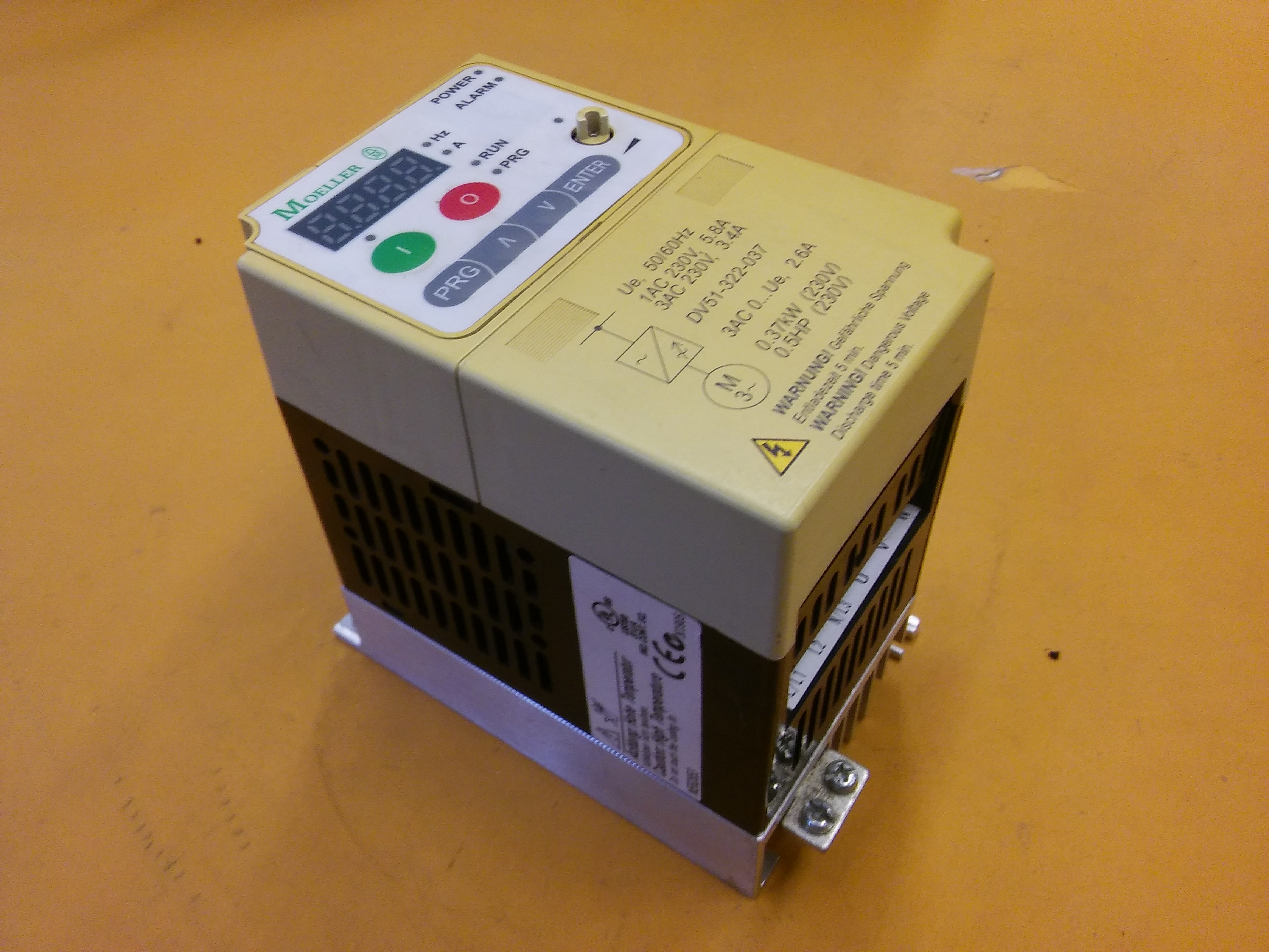 MOELLER DV51-322-037 0,37KW INPUT 220V SÜRÜCÜ