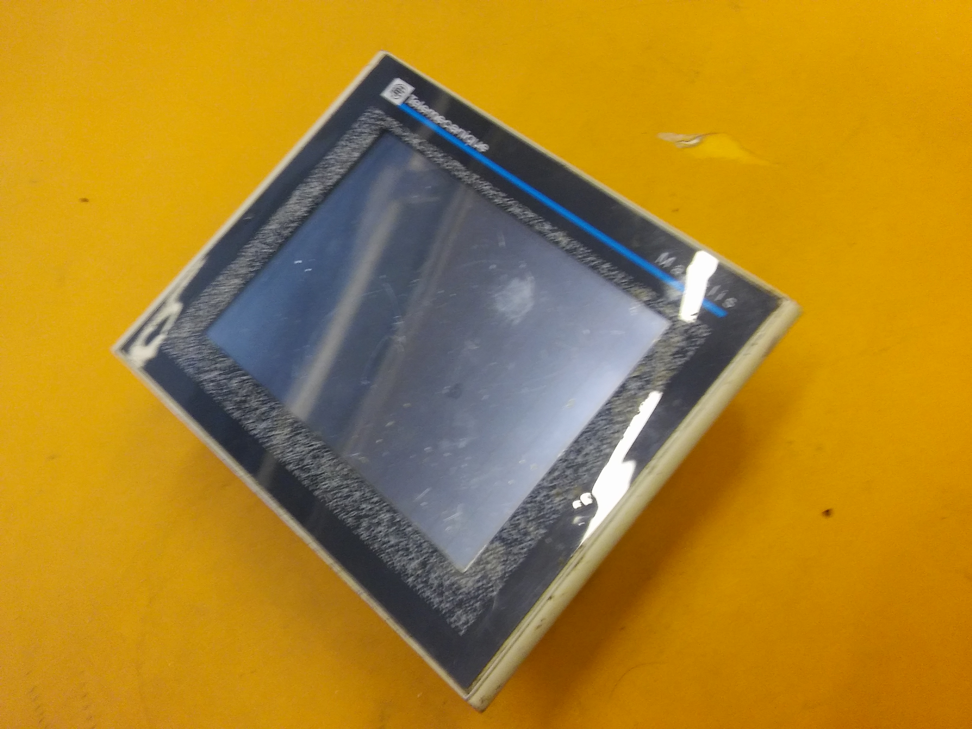 TELEMECANİQUE XBTG2220 MAGELİS DOKUNMATİK PANEL