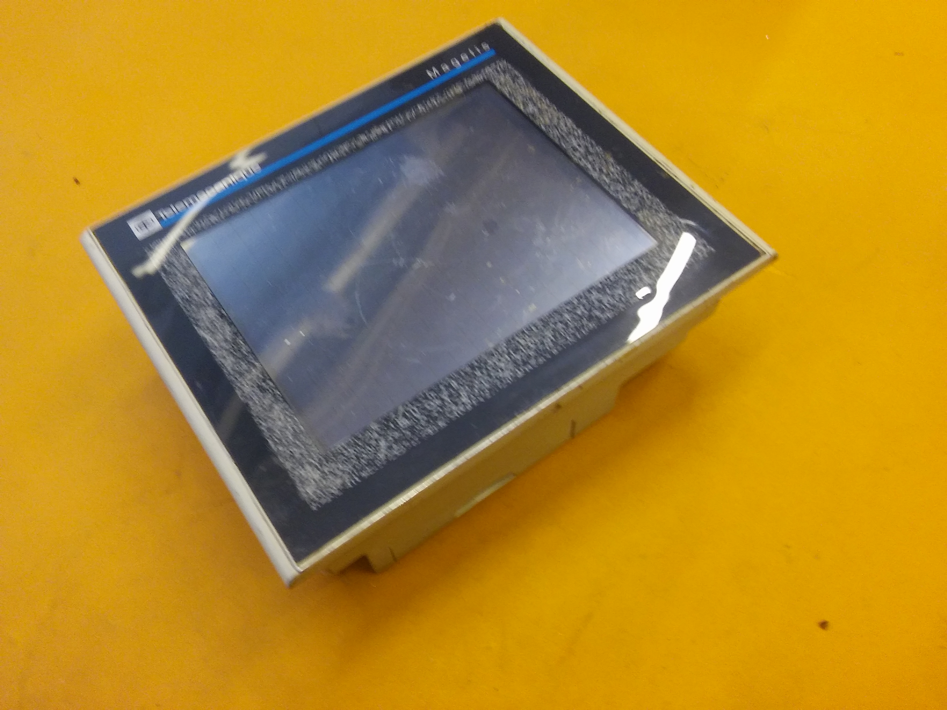 TELEMECANİQUE XBTG2220 MAGELİS DOKUNMATİK PANEL
