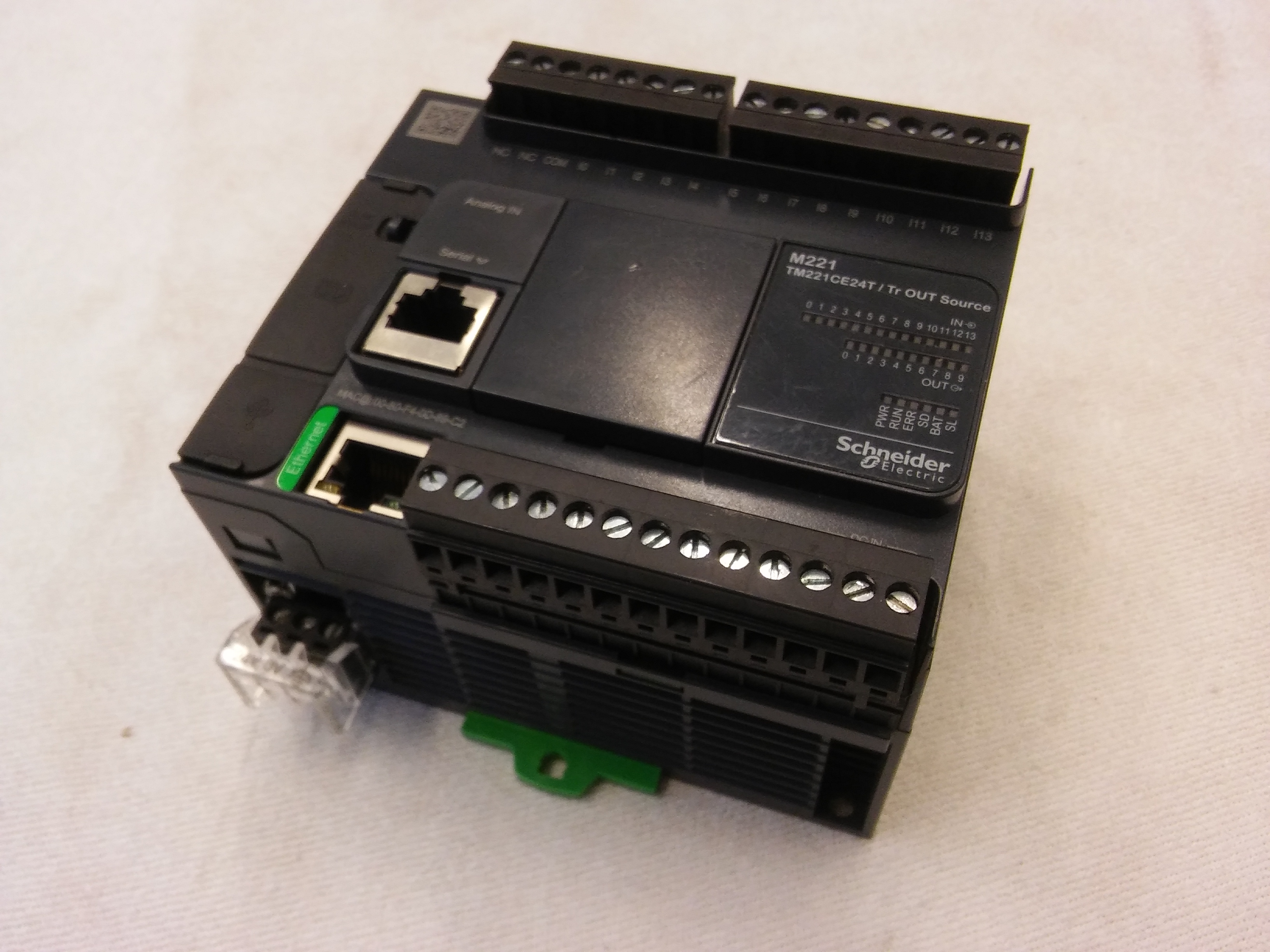 SCHNEİDER TM221CE24T M221 ETHERNET PLC CPU