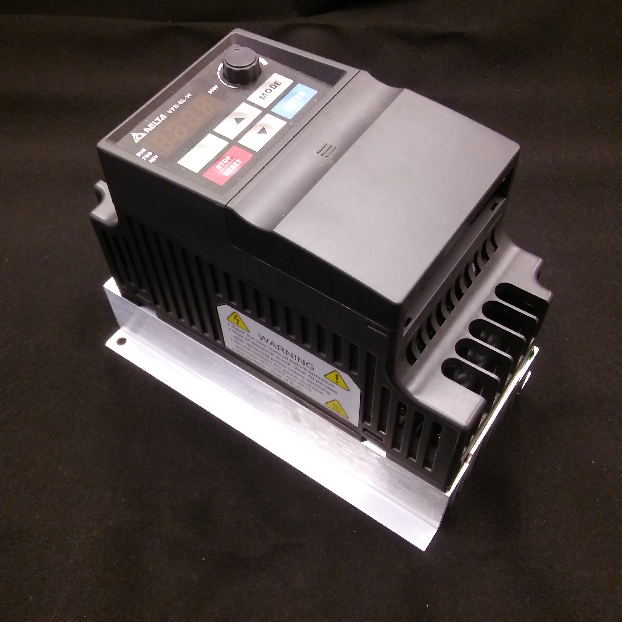 DELTA VFD004EL21W-1 0,40KW VFD-EL-W SÜRÜCÜ
