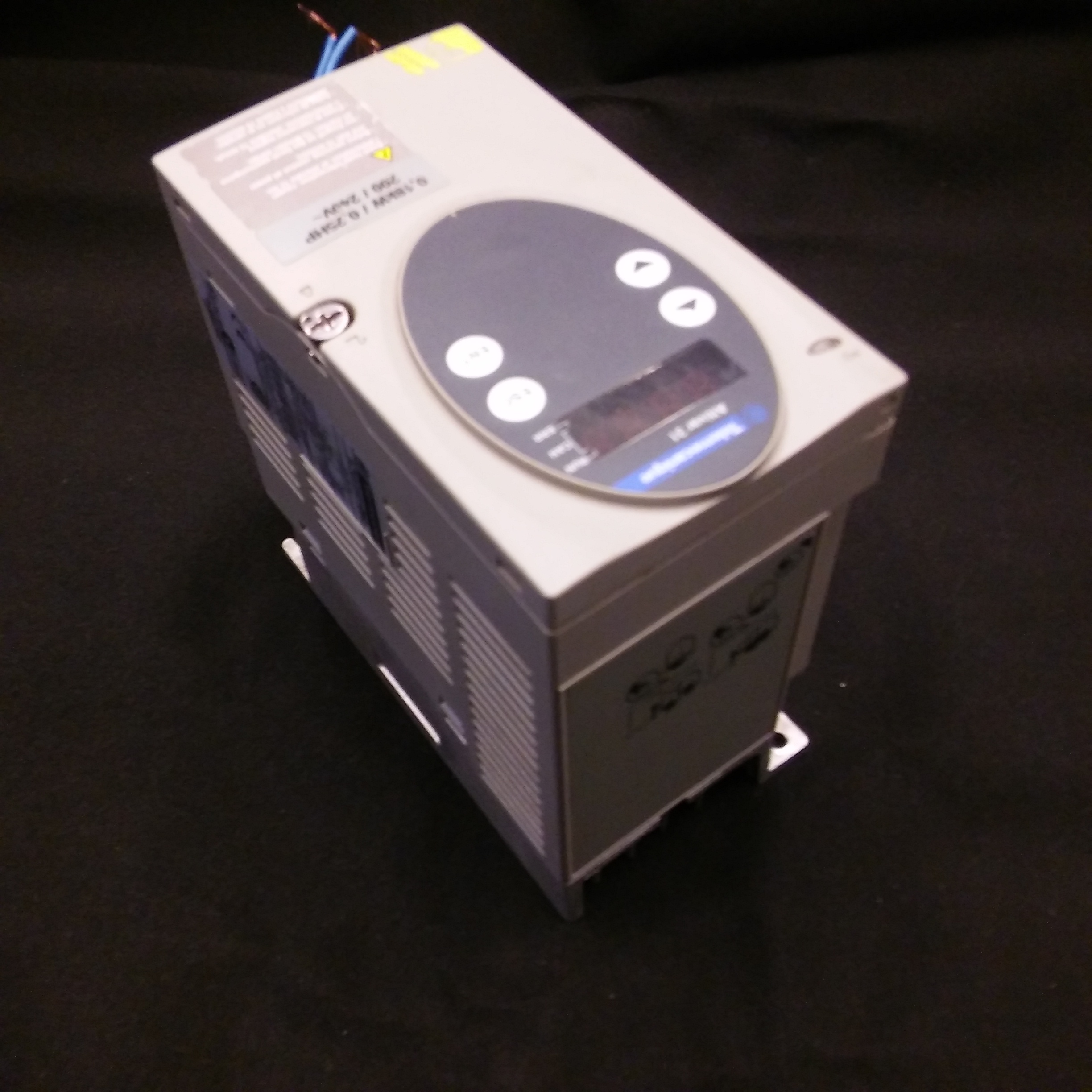 TELEMECANİQUE ATV31H018M2 ALTİVAR 31 ATV31 0,18KW SÜRÜCÜ