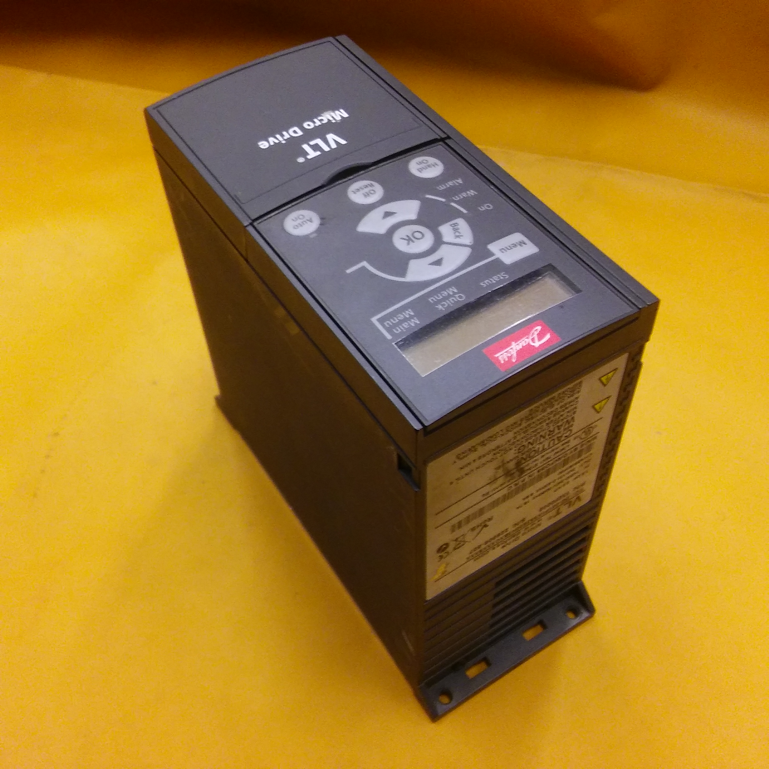 DANFOSS FC-051P1K5S2E20H3BXC FC-051P 1,5KW 2,0HP VLT MİCRO DRİVE SÜRÜCÜ