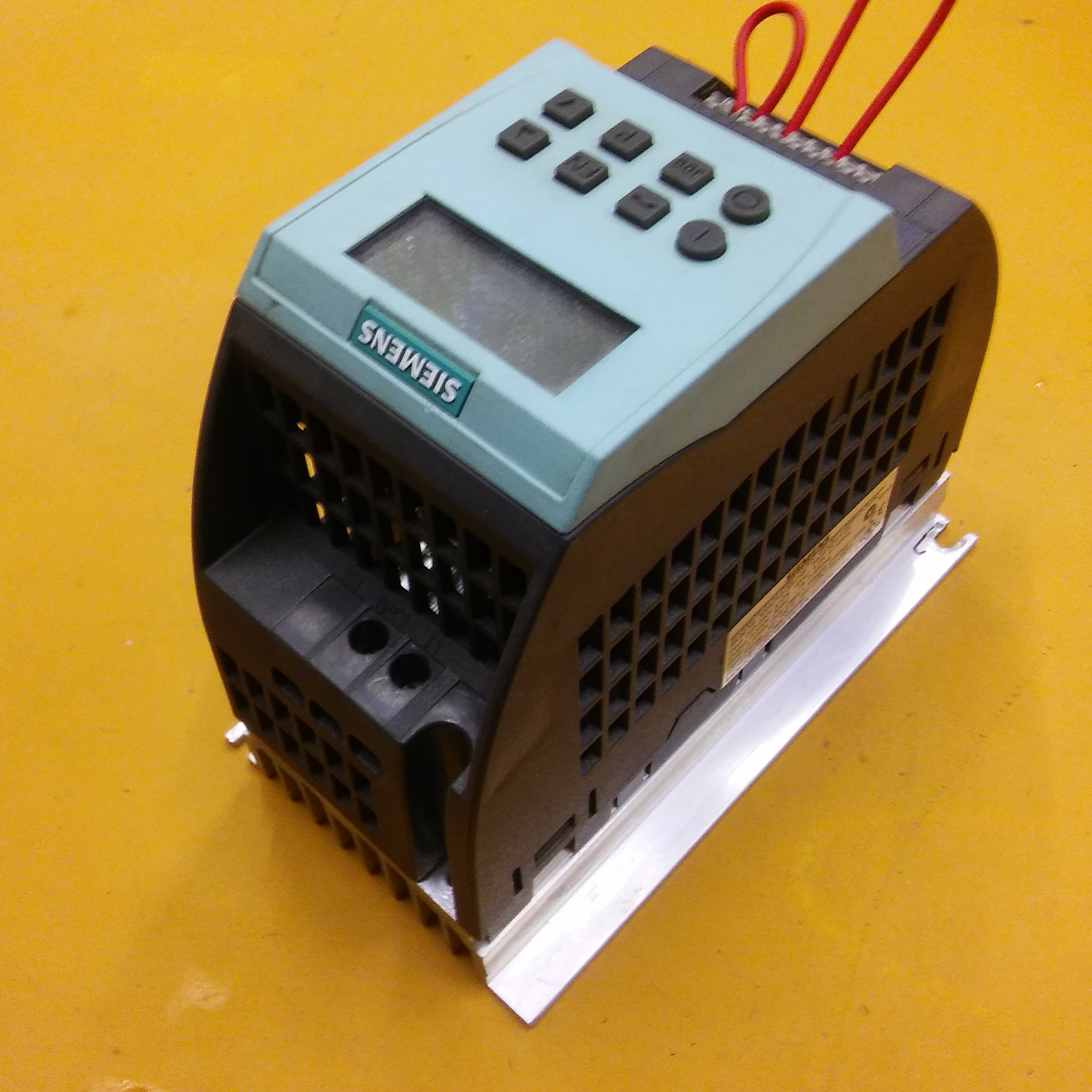 SIEMENS 6SL3211-0AB12-5UA0 SINAMICS G110 CPM110 0,25KW SÜRÜCÜ