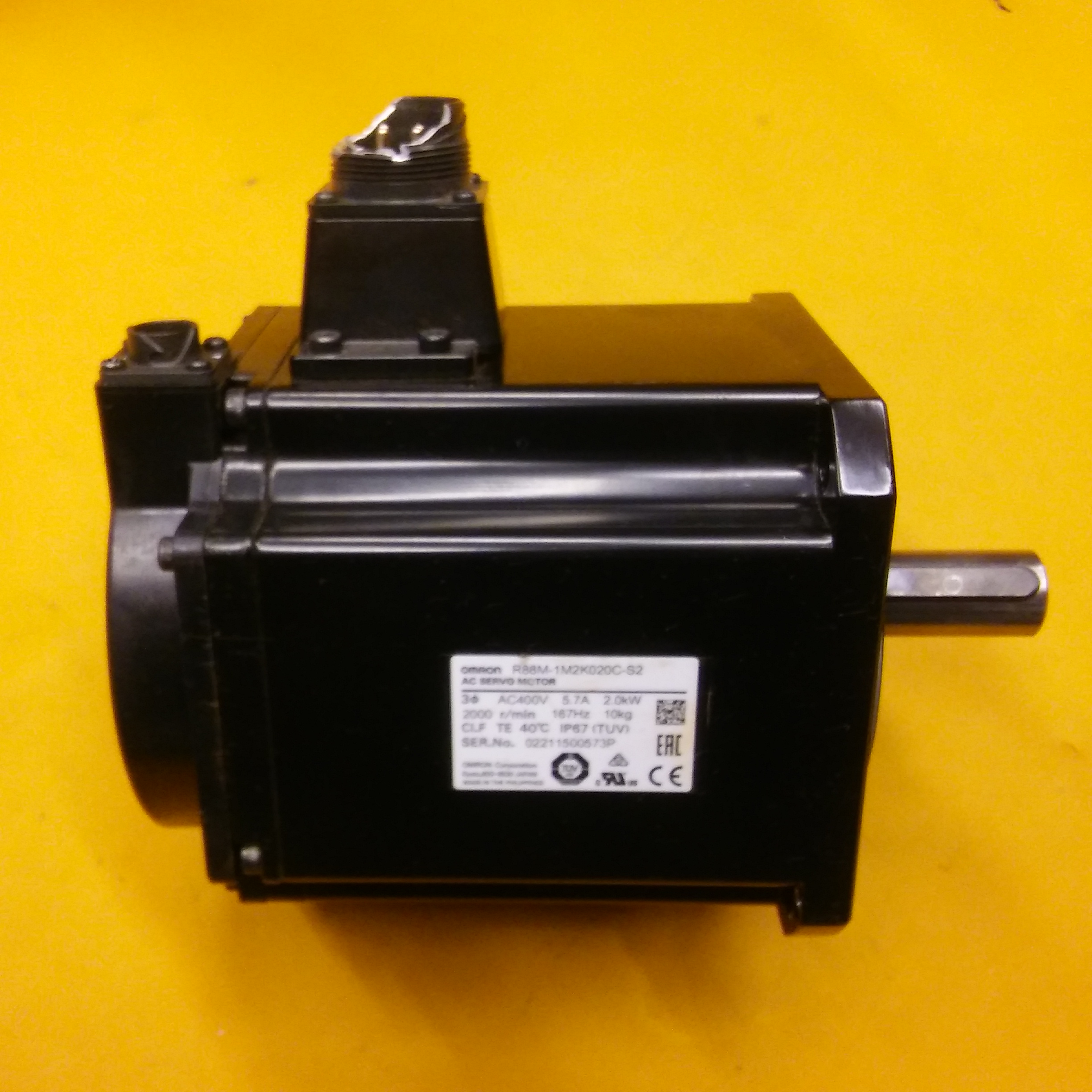 OMRON R88M-1M2K020C-S2 R88M 2000R 167HZ 2,0KW 5,7A SERVO SIFIR MOTOR
