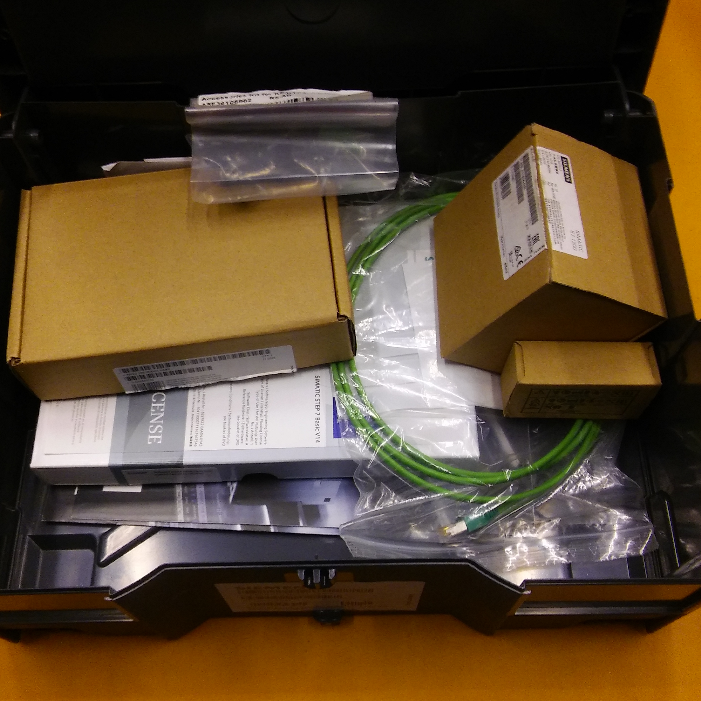 SIEMENS 6AV6651-7KA01-3AA4 6ES7 212-1BE40-0XB0 6AV2 123-2DB03-0AX0 6AV2123-2DB03-0AX0 6ES7 274-1XF30-0XA0 TAM TAKIM PLC EGİTİM SETİ SIFIR KUTULU