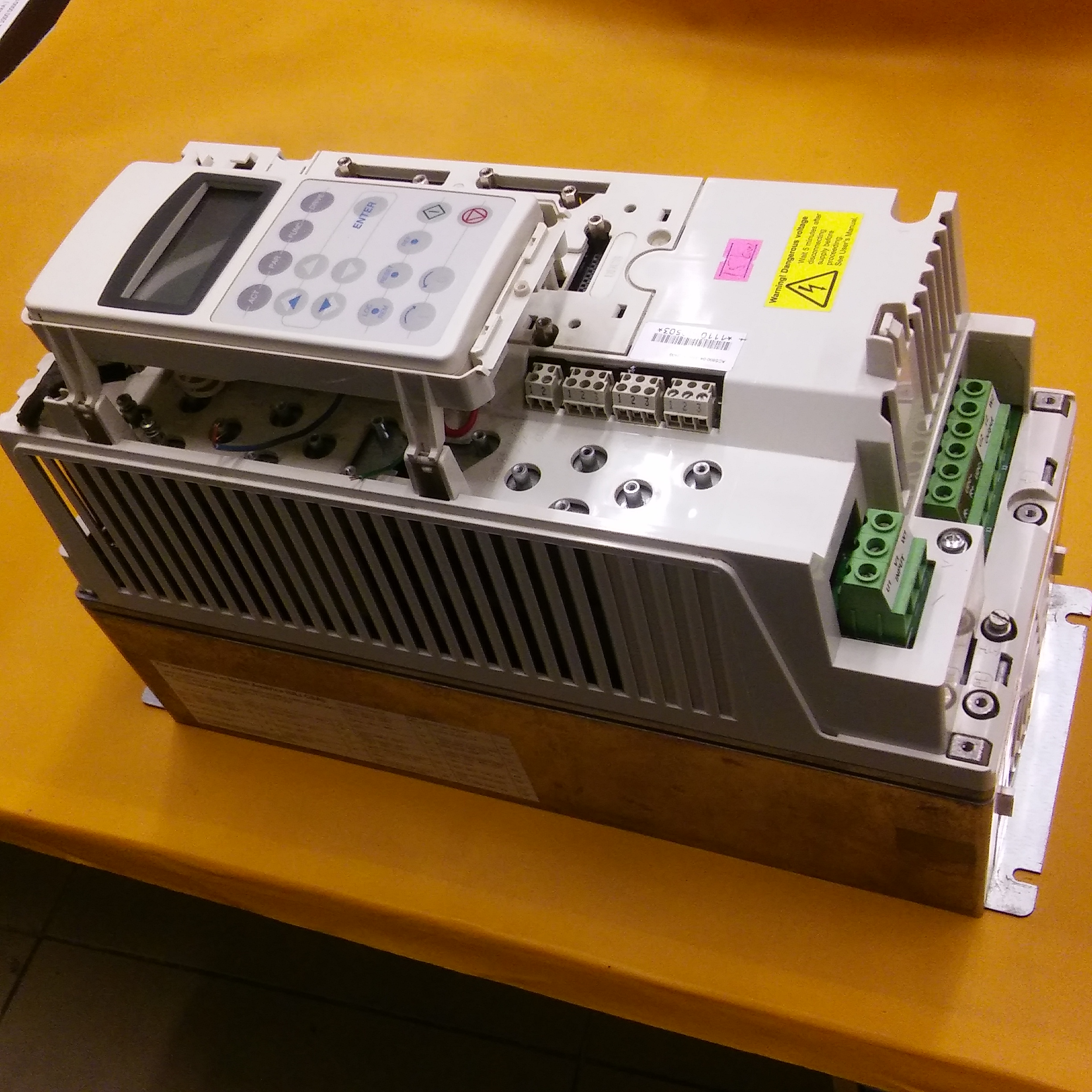 ABB ACS800-04-0020-3 J400 SÜRÜCÜ ACS800 15KW ACS800-04-0020-3 ACS800