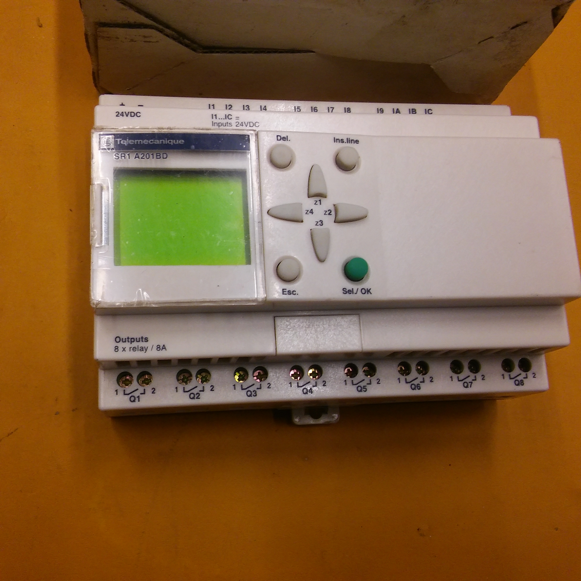 TELEMECANİQUE SR1 A201BD ZELİO LOGIC INPUT 24VDC  PLC CPU