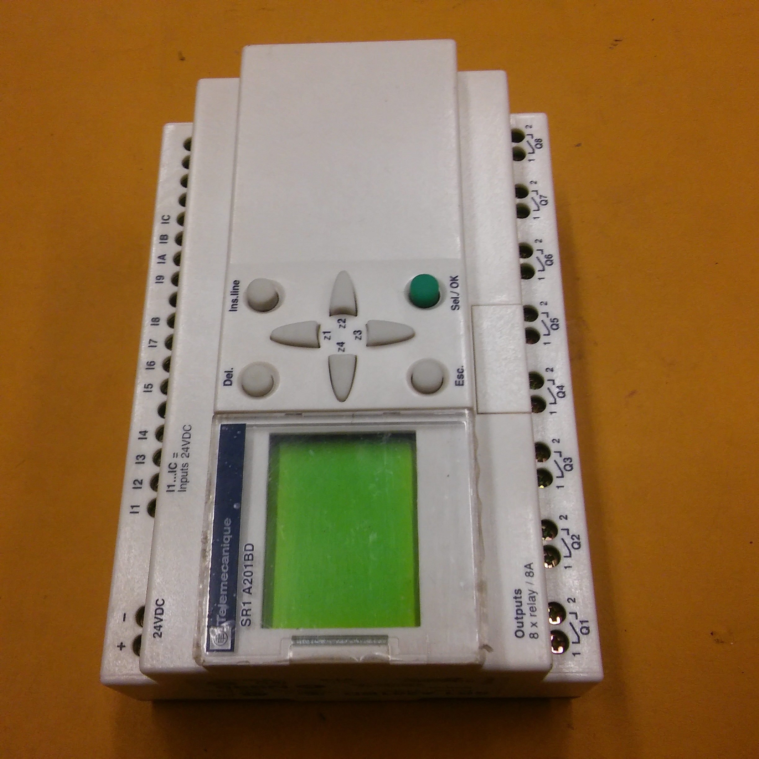 TELEMECANİQUE SR1 A201BD ZELİO LOGIC INPUT 24VDC  PLC CPU