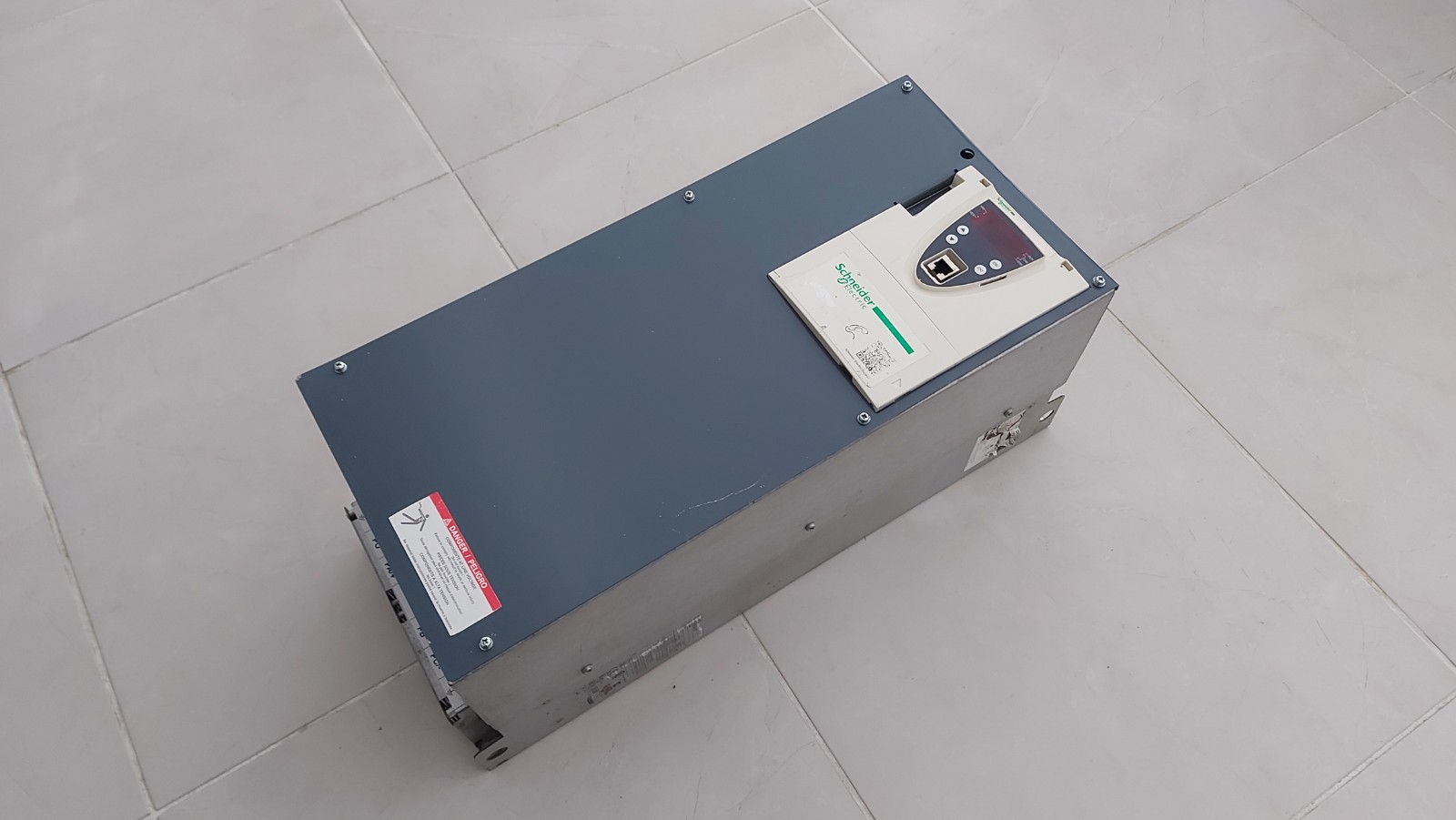 SCHNEİDER ATV71HD30N4 ATV71HD30N4Z ATV71 30 KW SÜRÜCÜ