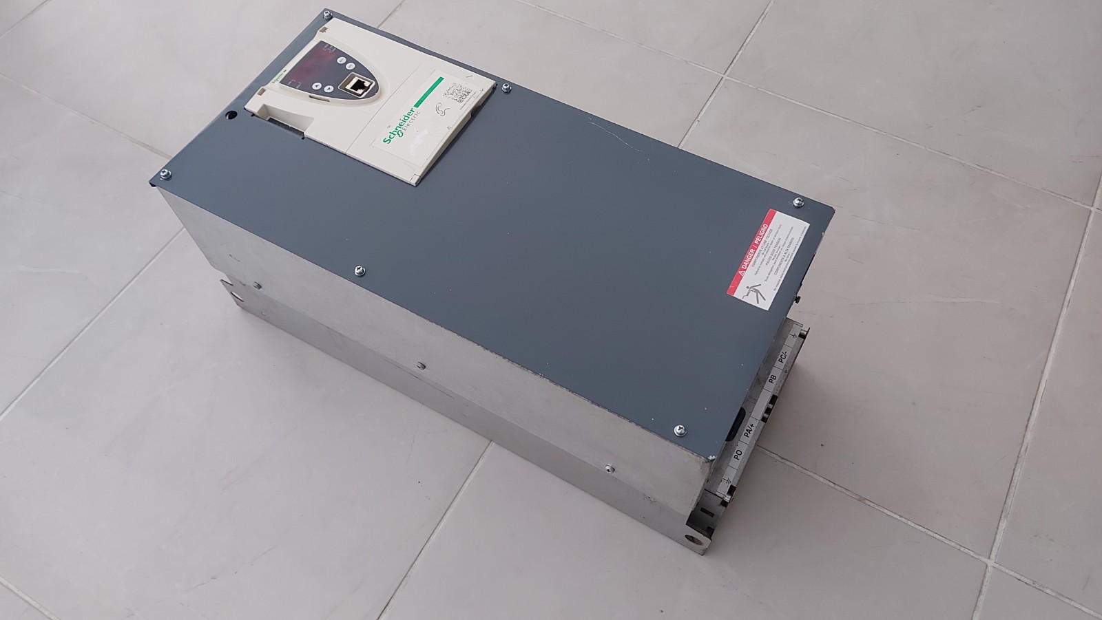 SCHNEİDER ATV71HD30N4 ATV71HD30N4Z ATV71 30 KW SÜRÜCÜ