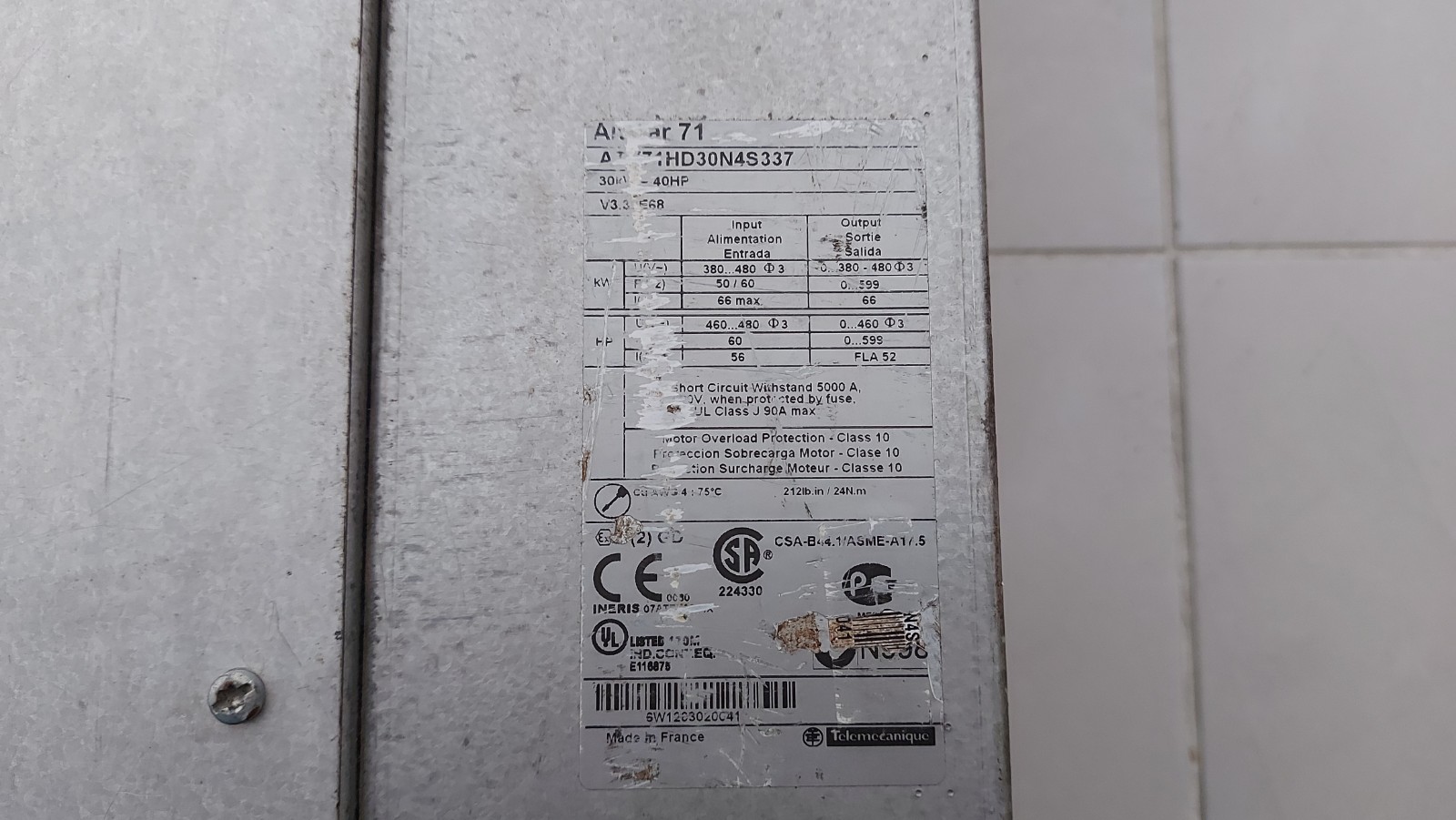 SCHNEİDER ATV71HD30N4 ATV71HD30N4Z ATV71 30 KW SÜRÜCÜ