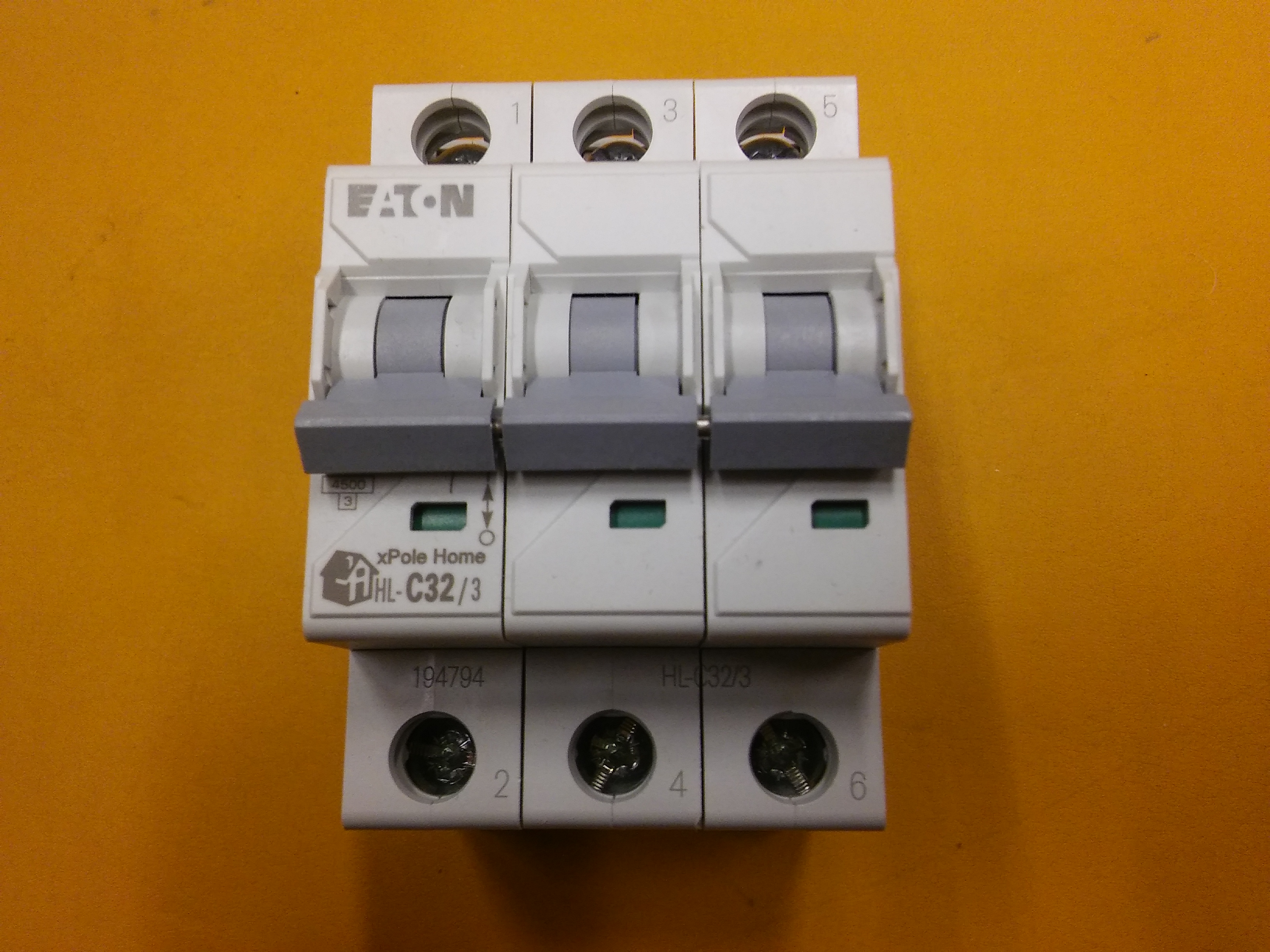 EATON HL-C32 3 194794 MCB 3P 32A C  3X32A OTOMATİK SİGORTA