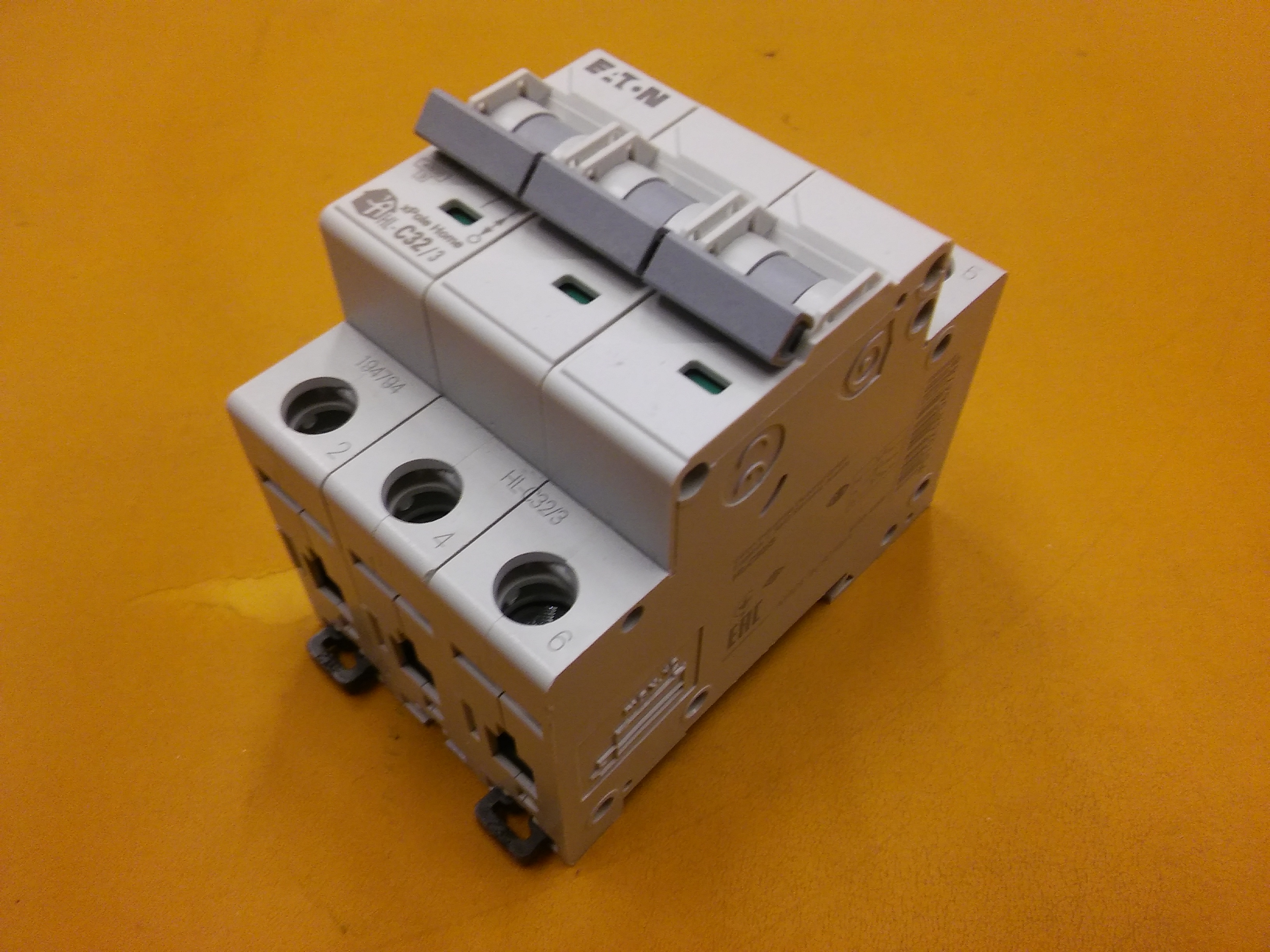 EATON HL-C32 3 194794 MCB 3P 32A C  3X32A OTOMATİK SİGORTA