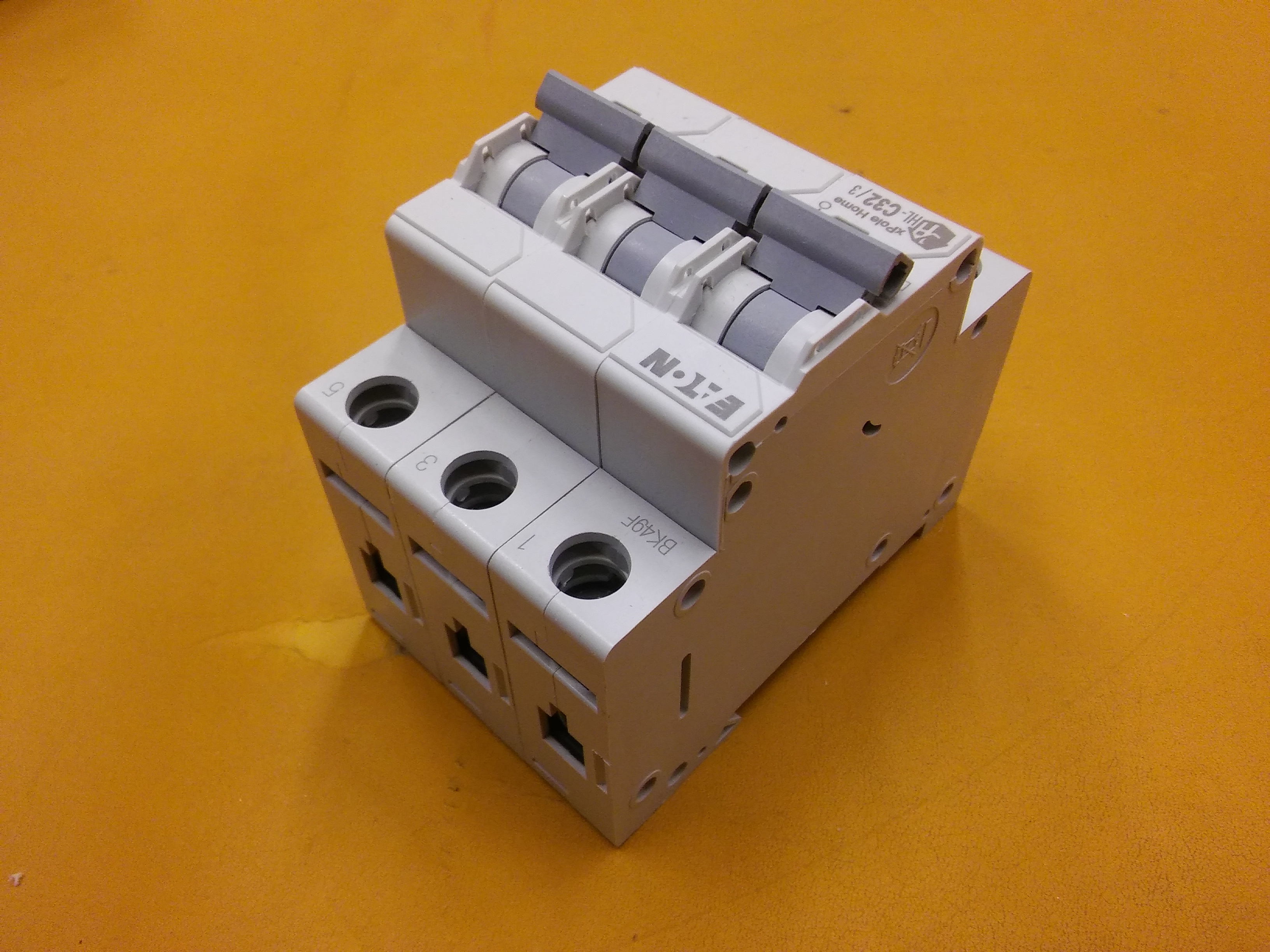 EATON HL-C32 3 194794 MCB 3P 32A C  3X32A OTOMATİK SİGORTA