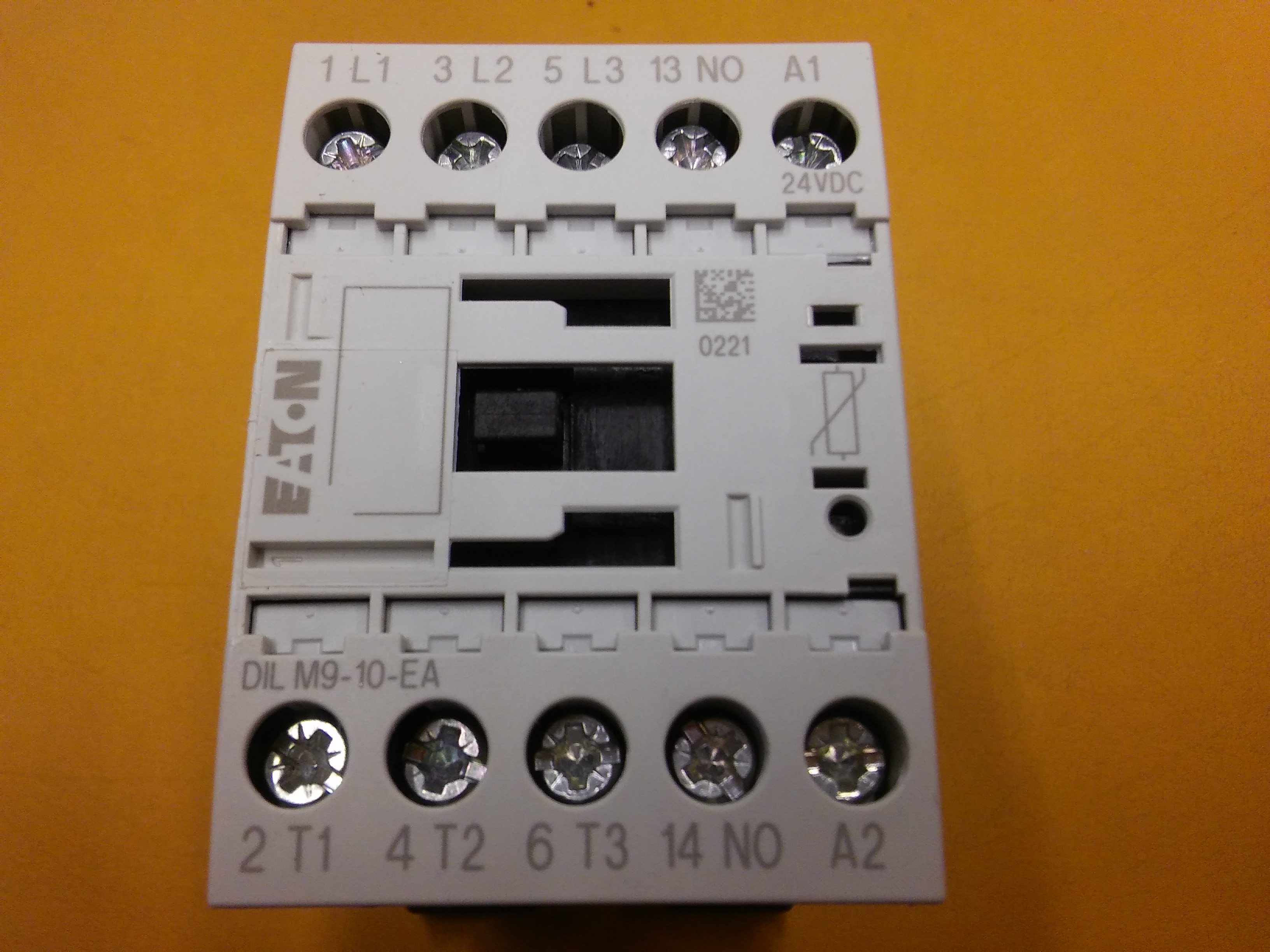 EATON DILM9-10-EA 190030 VE 190029  4KW 24VDC VE 240V KONTAKTÖR