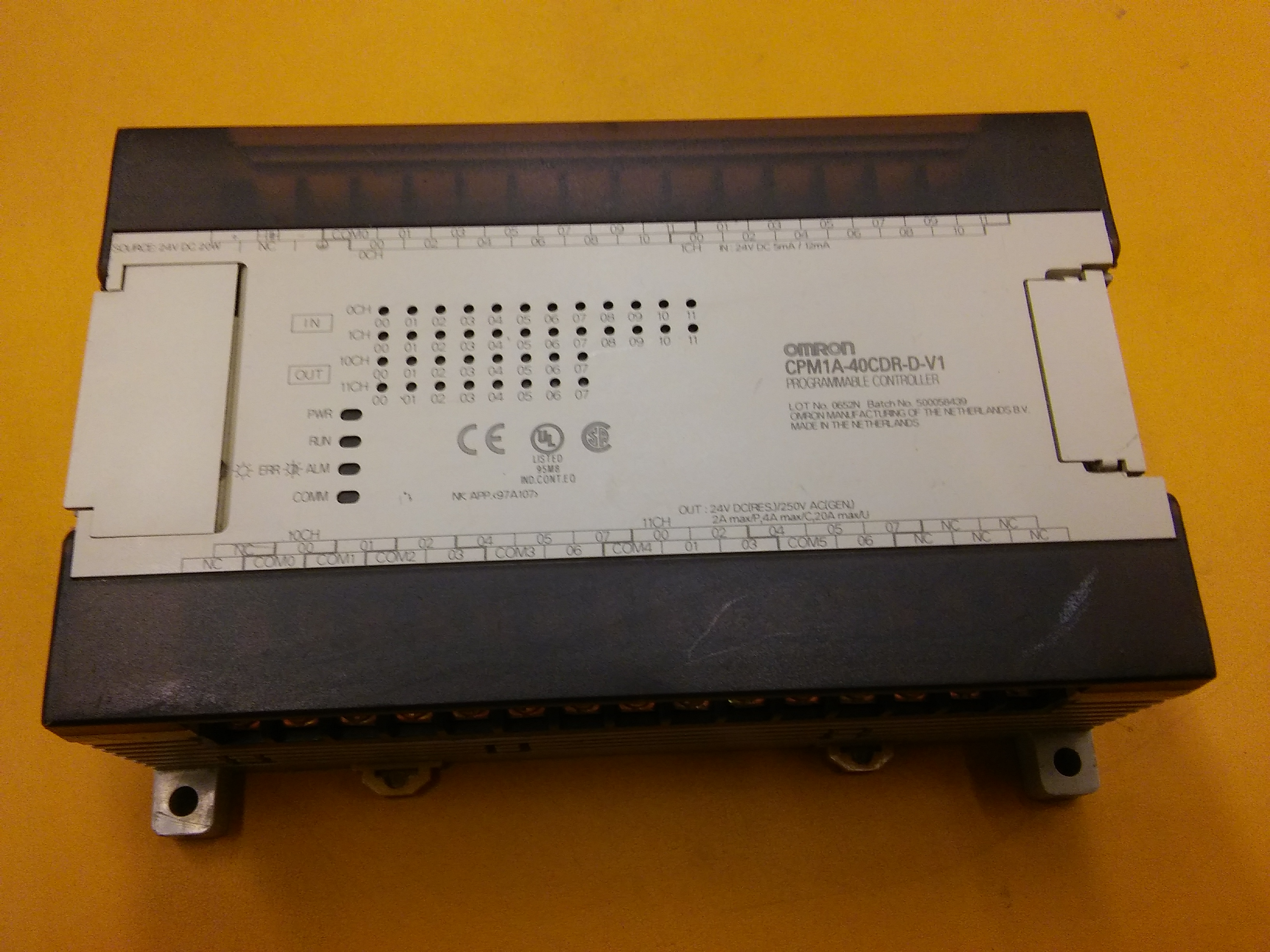 OMRON CPM1A-40CDR-D-V1 CPM1A- PLC CPU MODÜL