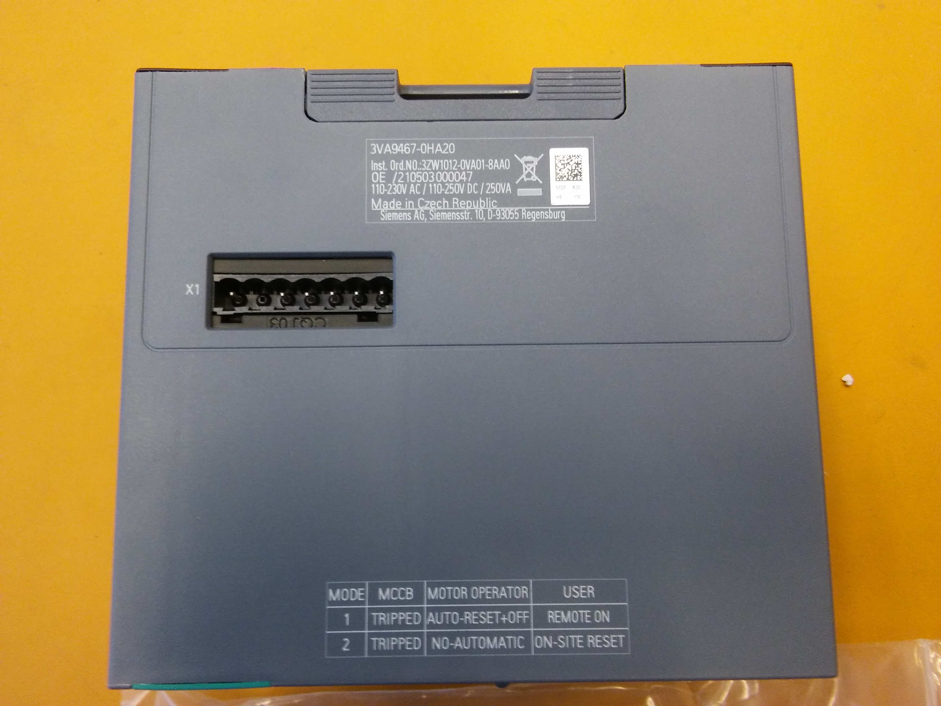 SIEMENS 3VA9467-0HA20 MO320 M0320  TMŞ MOTOR MAKANİZMASI 230VAC