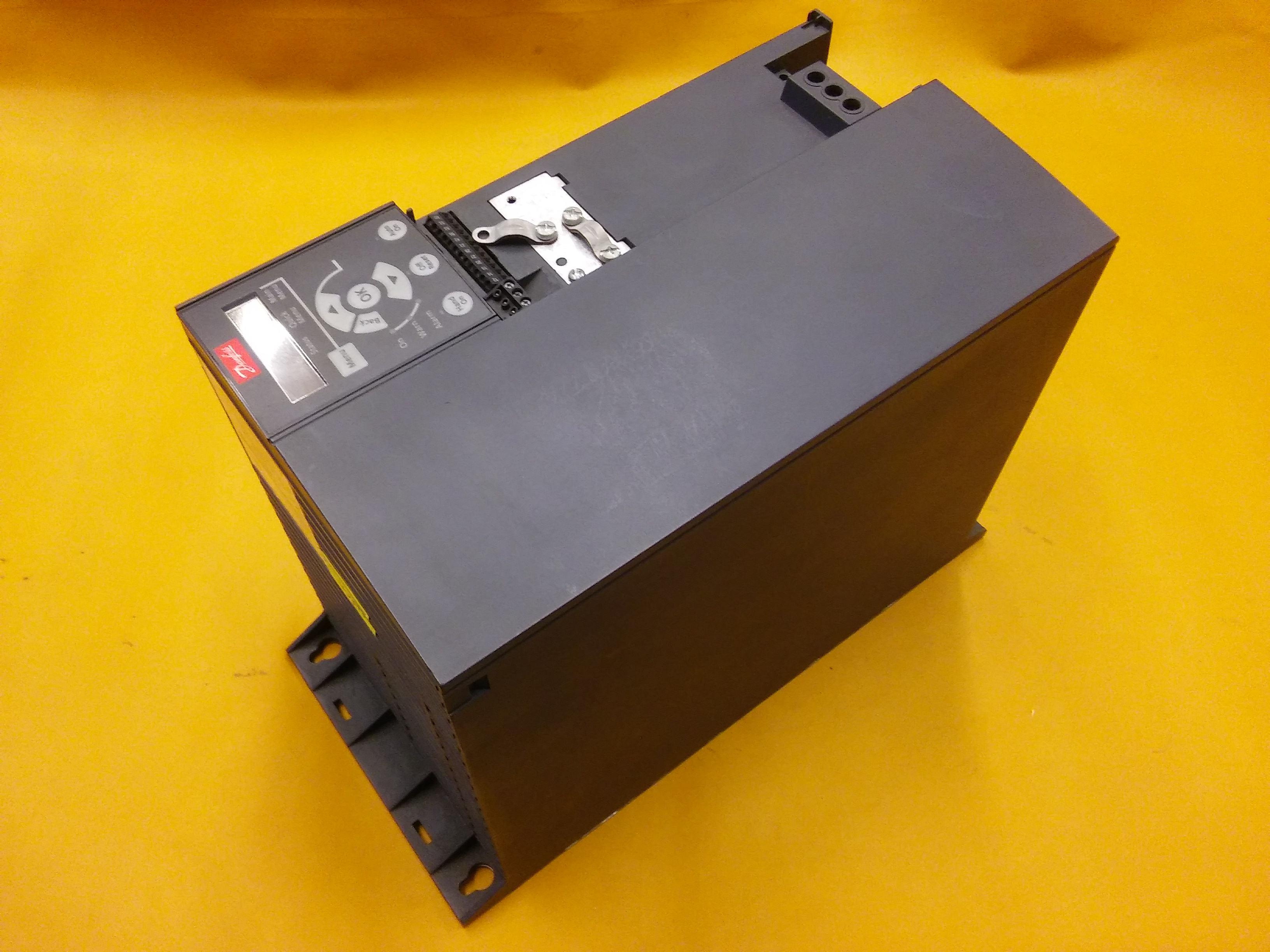 DANFOSS FC-051P18KT4E20H3BXC FC-051P18K 132F0060 MİCRO DRİVE 18,5KV SÜRÜCÜ FC 18,5KW