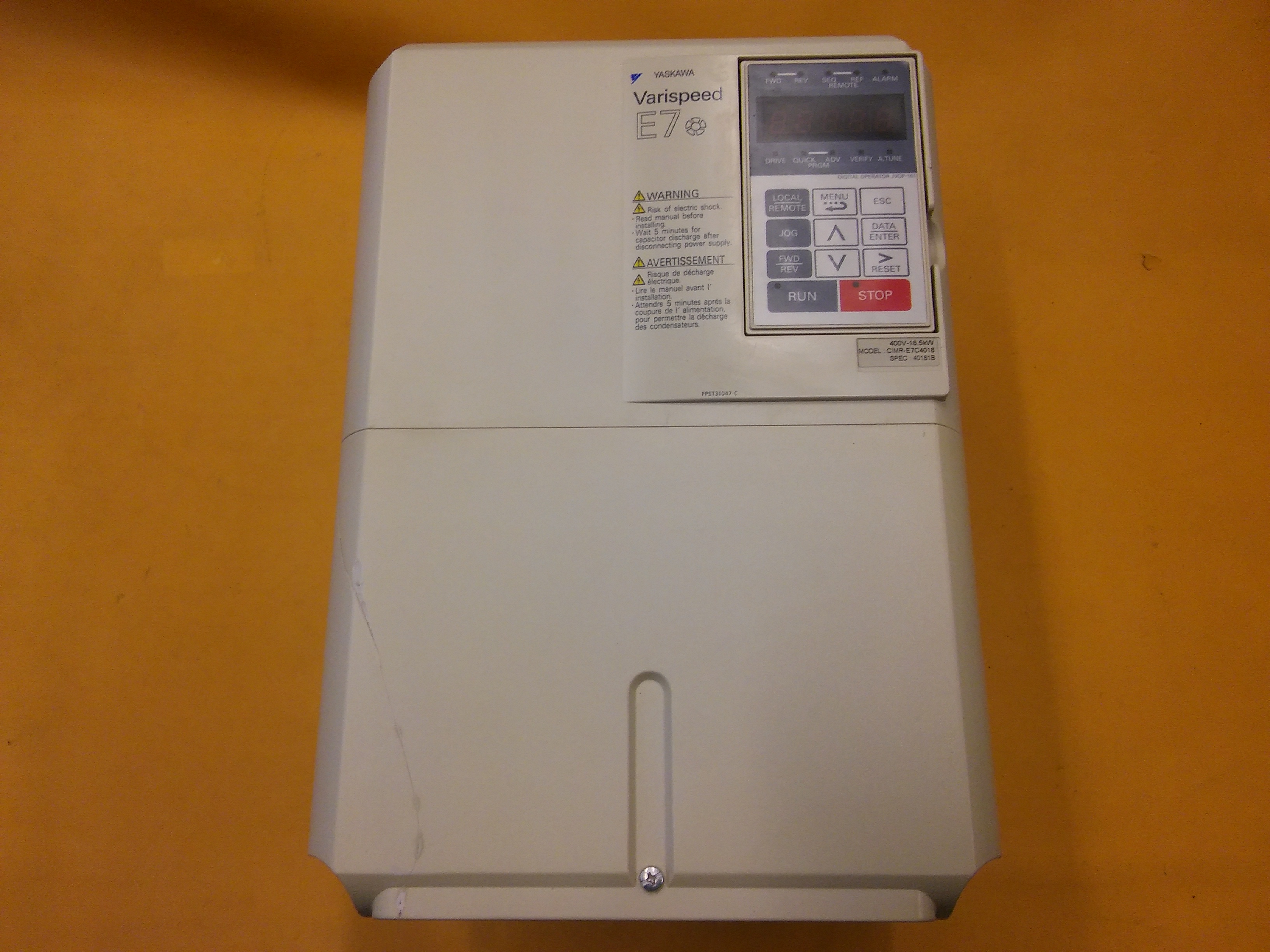 YASKAWA CIMR-E7C4018 E7 18,5KW SPEC 40181 SÜRÜCÜ E7 18,5KW