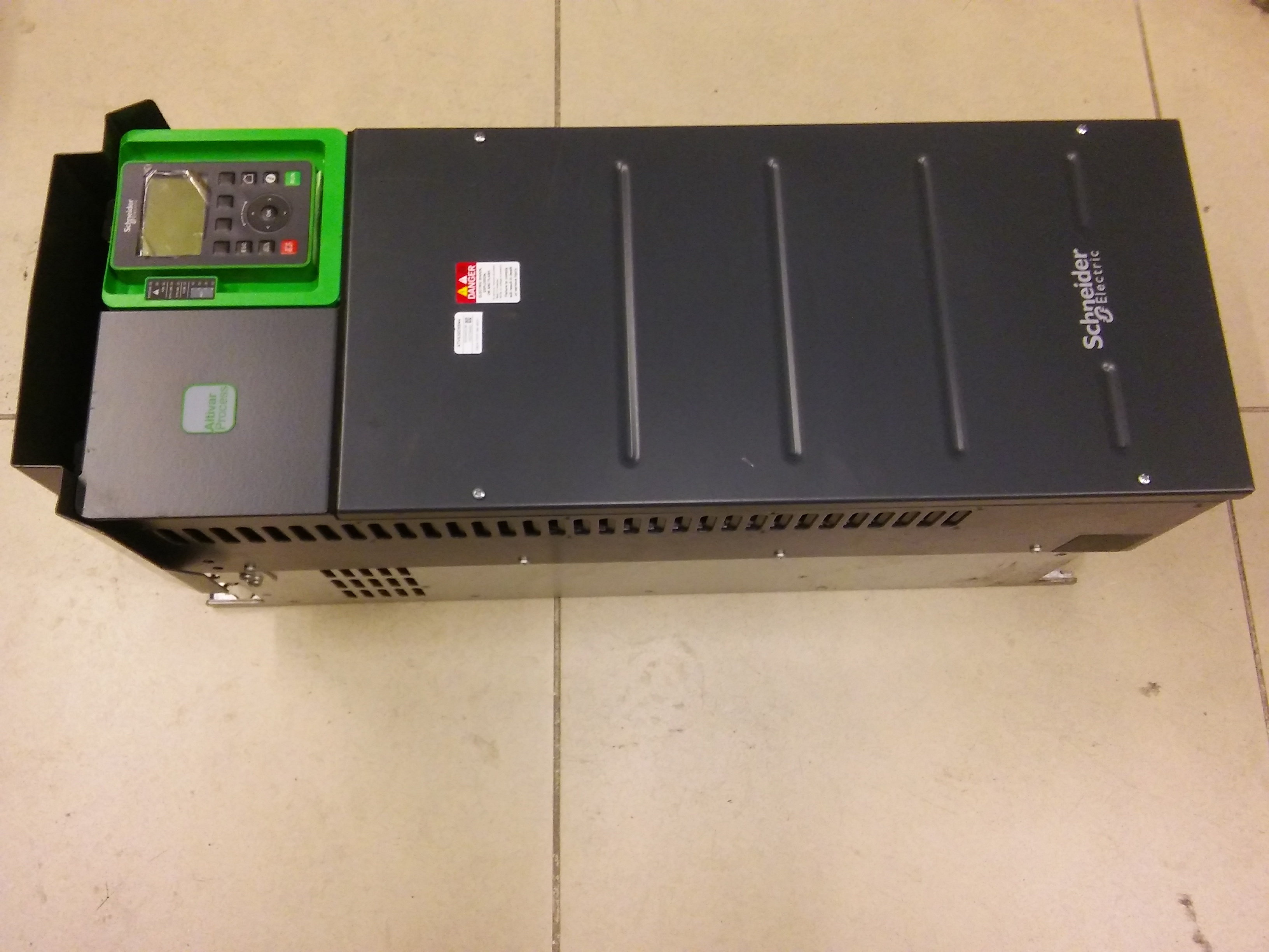 SCHNEİDER ATV630D55N4 ALTİVAR 630 ATV630 55KW SÜRÜCÜ