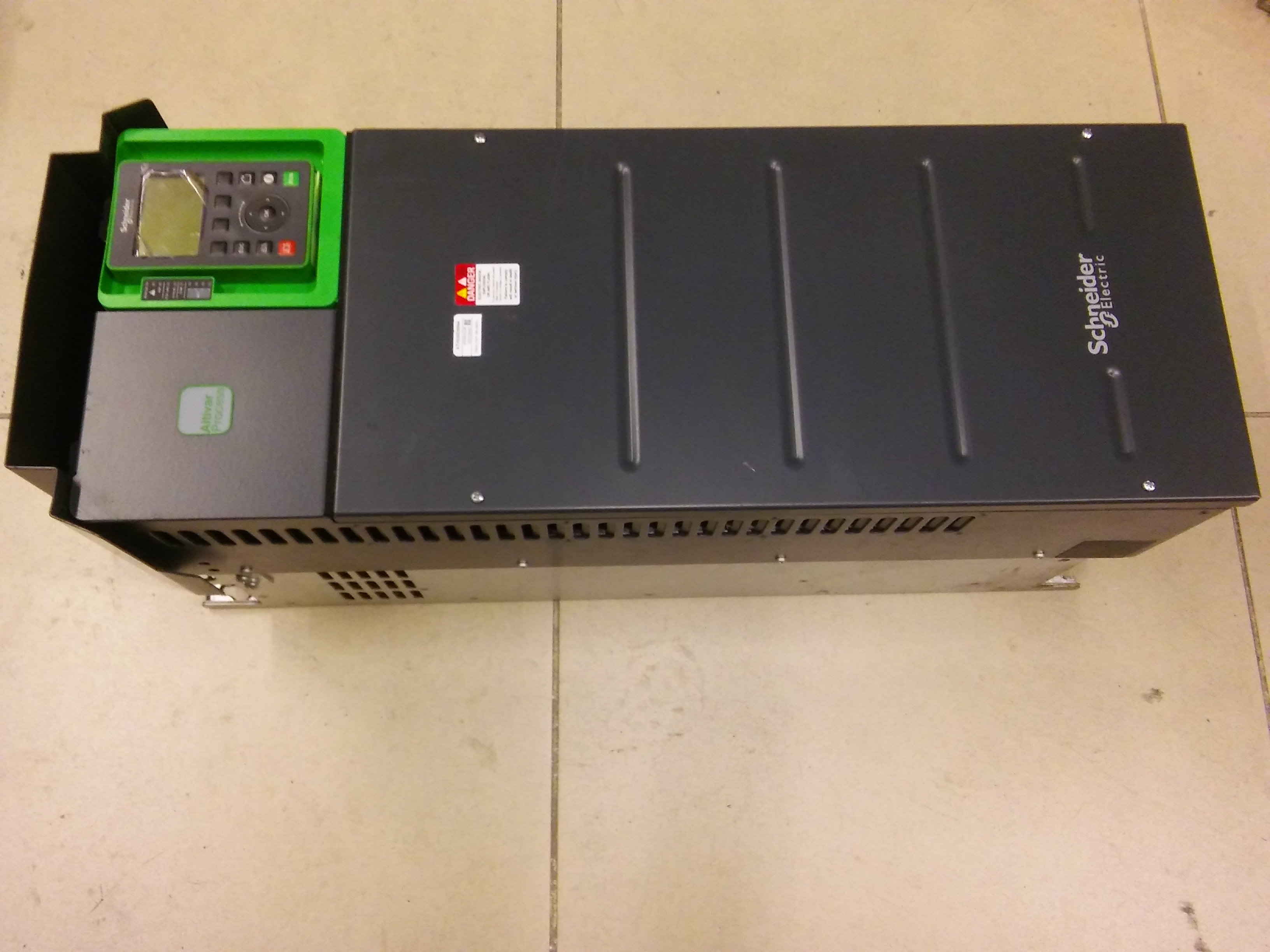 SCHNEİDER ATV630D55N4 ALTİVAR 630 ATV630 55KW SÜRÜCÜ