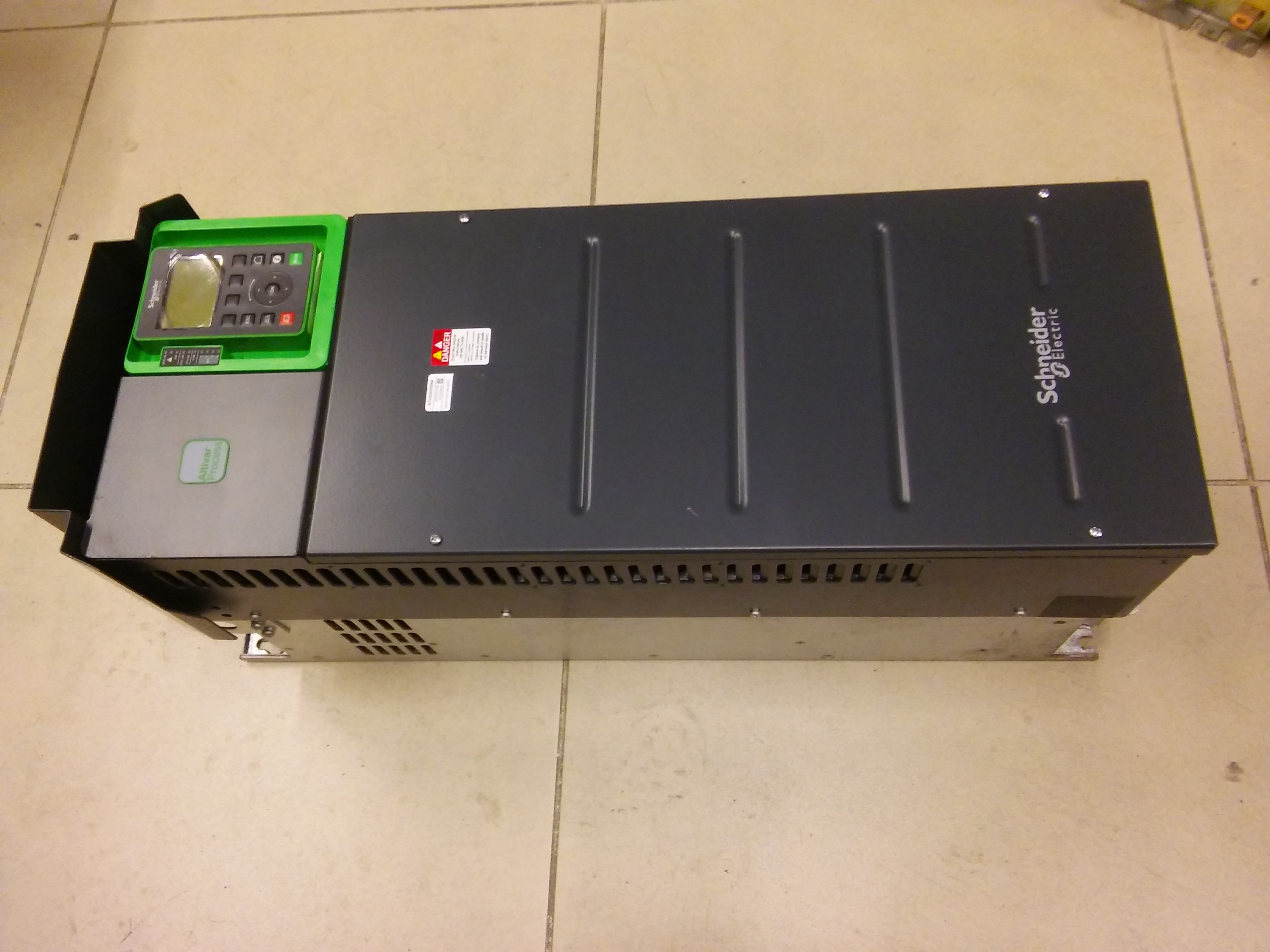 SCHNEİDER ATV630D55N4 ALTİVAR 630 ATV630 55KW SÜRÜCÜ
