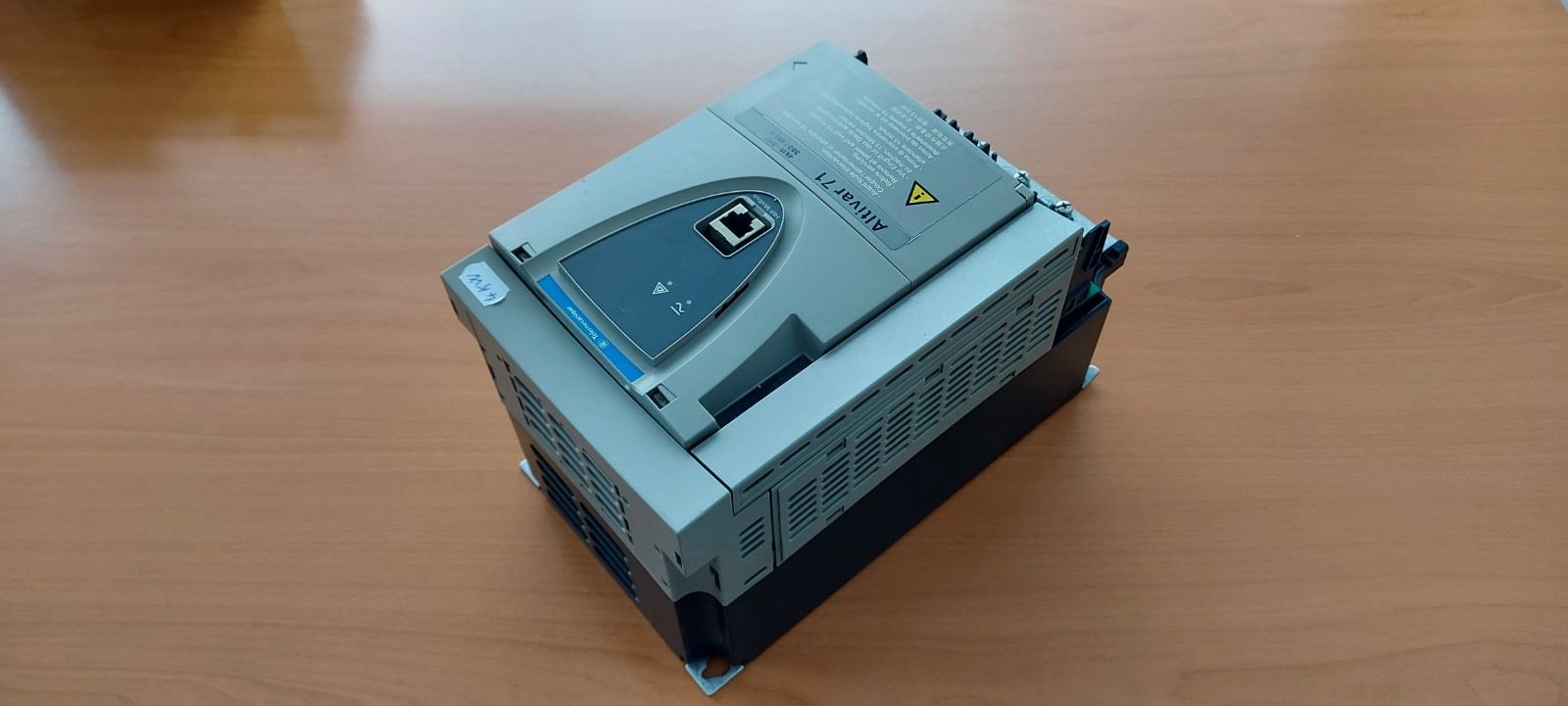 SCHNEİDER ATV71HU40N4 ATV71HU40N4Z ATV71HU30N4 ATV71HU22N4 ATV71 KONTROL KARTI VE SÜRÜCÜ