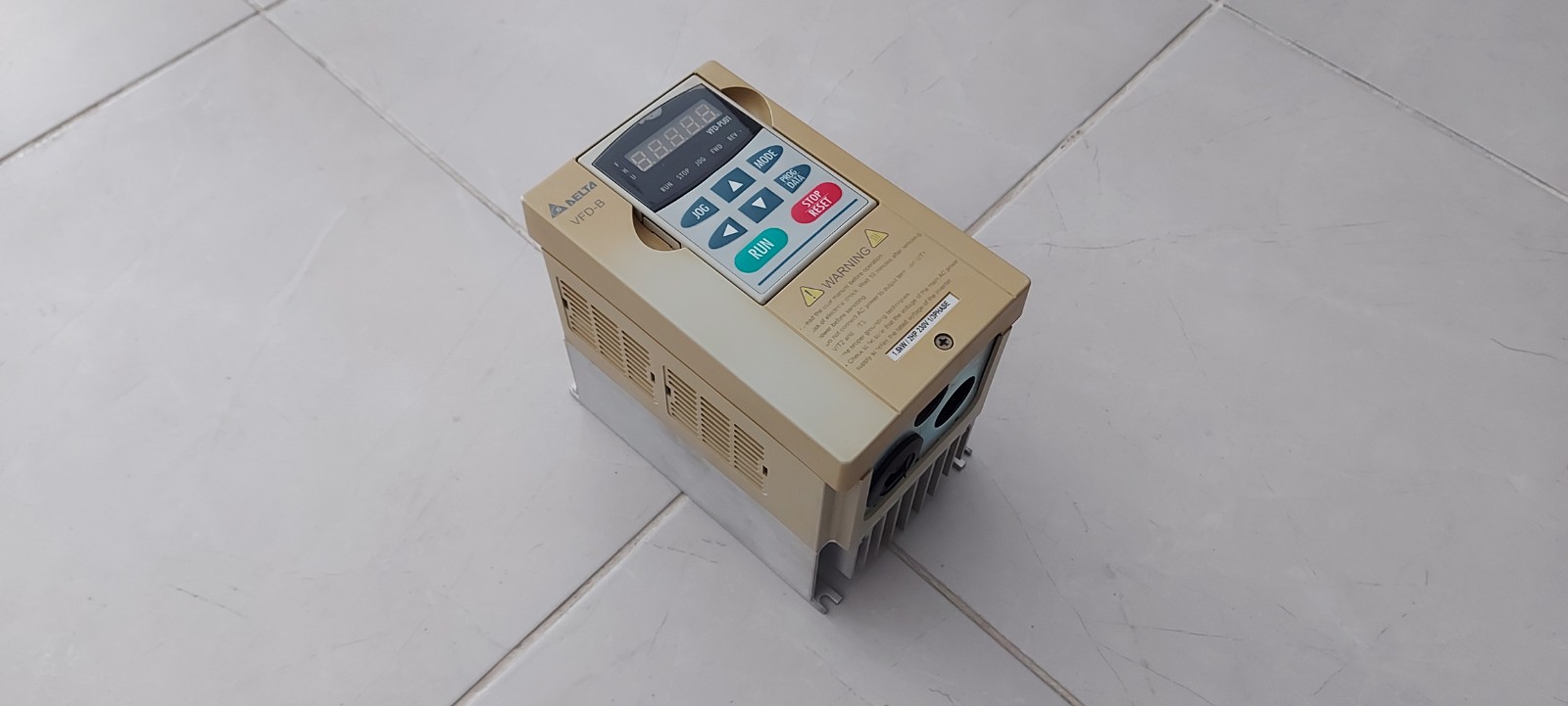 DELTA VFD015B21A VFD-B VFDB 1.5 KW SÜRÜCÜ