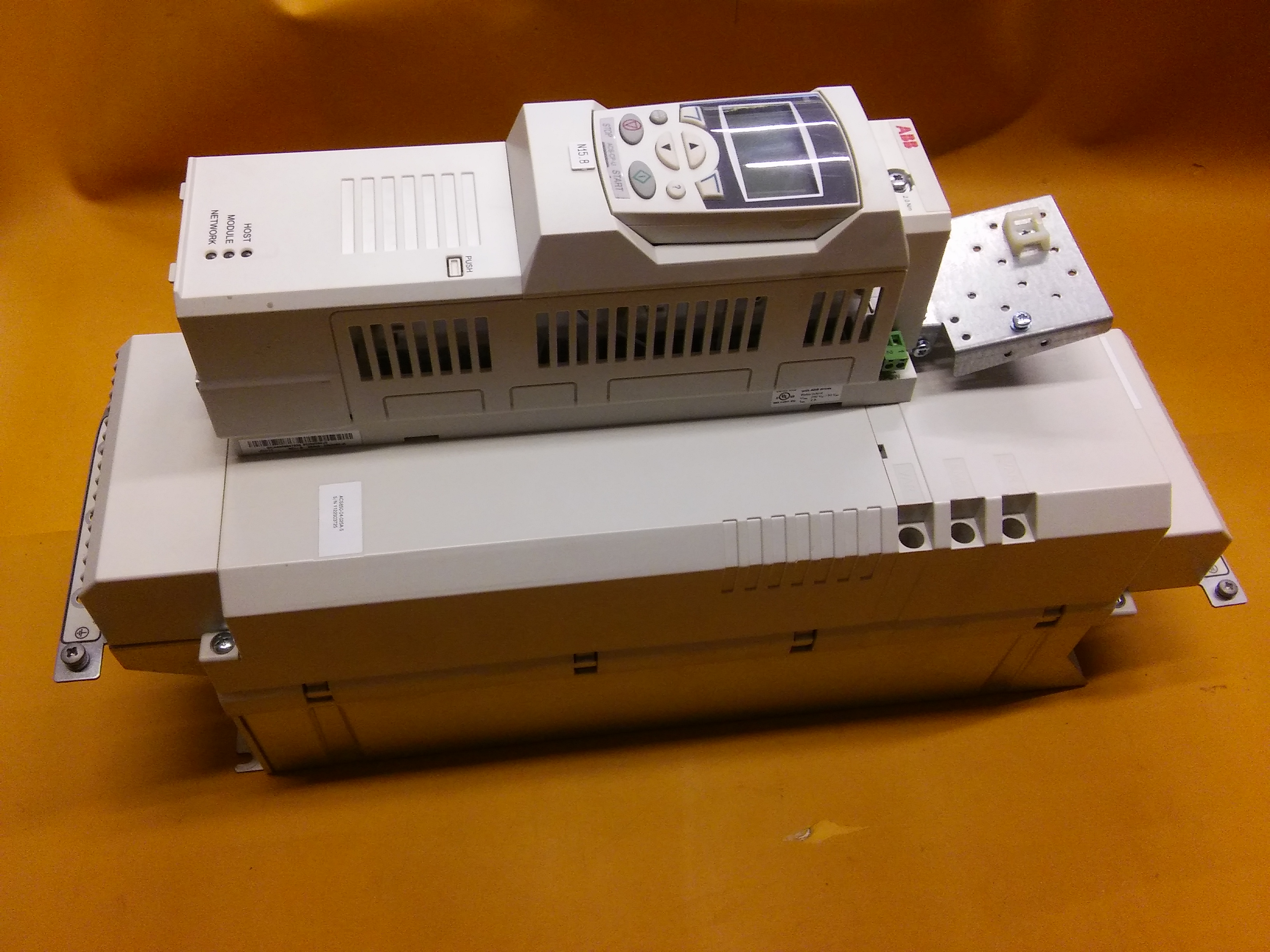 ABB ACS850-04-025A-5-E200-J400 ACS850-04-025A-5 ACS850 11KW SÜRÜCÜ