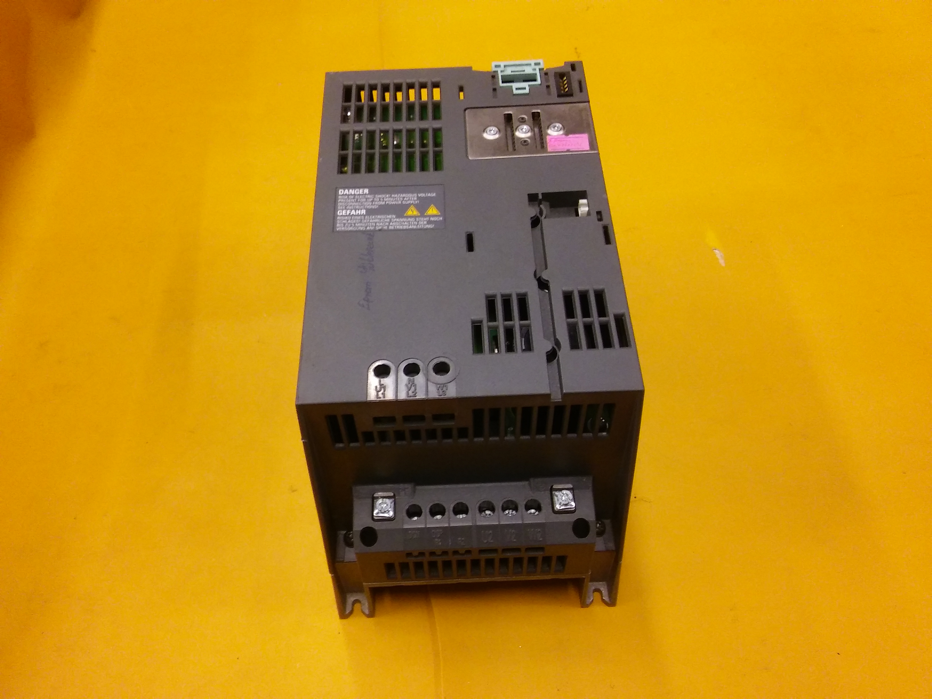 SIEMENS 6SL3224-0BE24-0UA0 SİNAMİCS POWER MODÜL 240 4,0KW GÜÇ MODÜLÜ SÜRÜCÜ