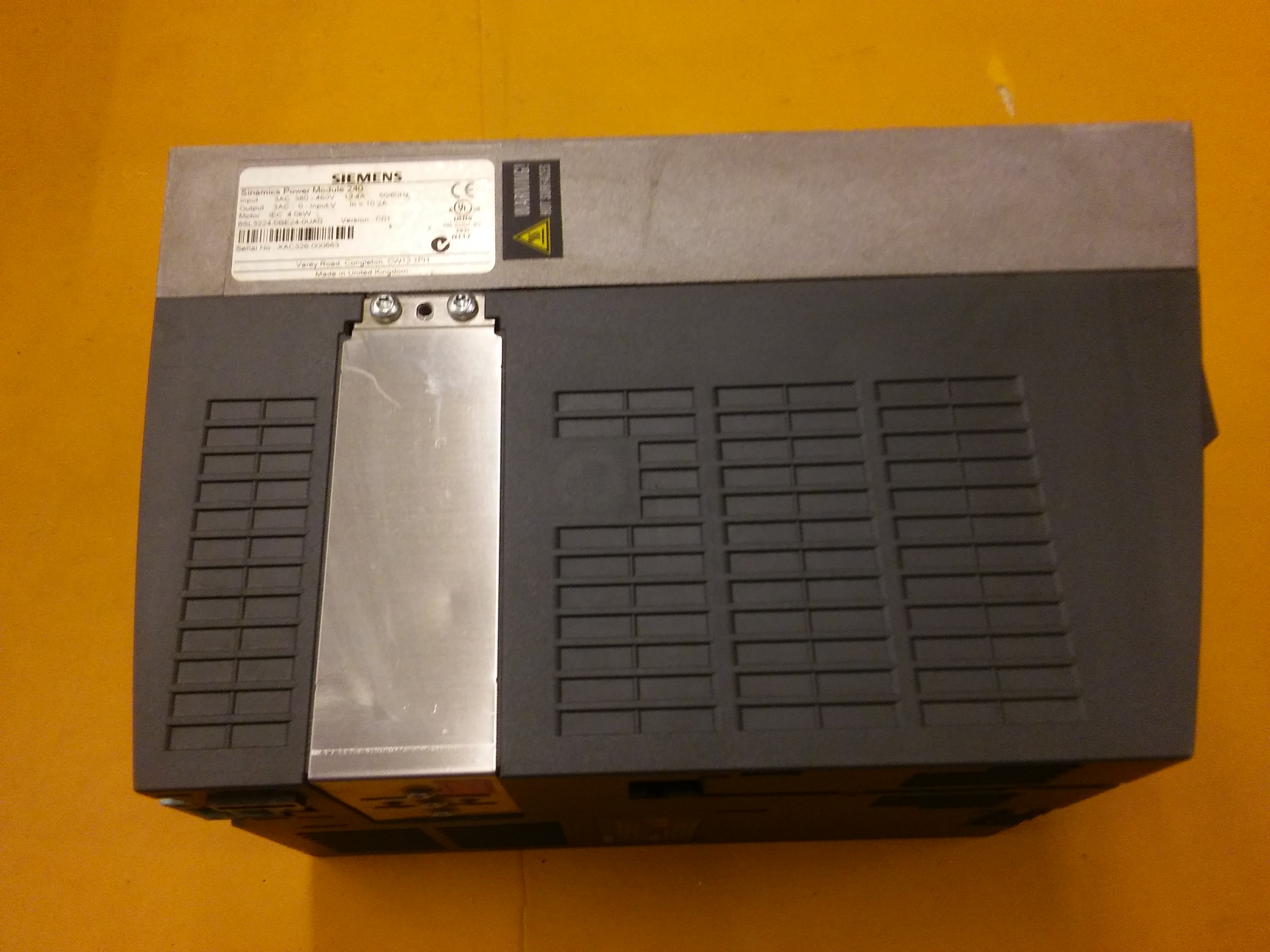 SIEMENS 6SL3224-0BE24-0UA0 SİNAMİCS POWER MODÜL 240 4,0KW GÜÇ MODÜLÜ SÜRÜCÜ