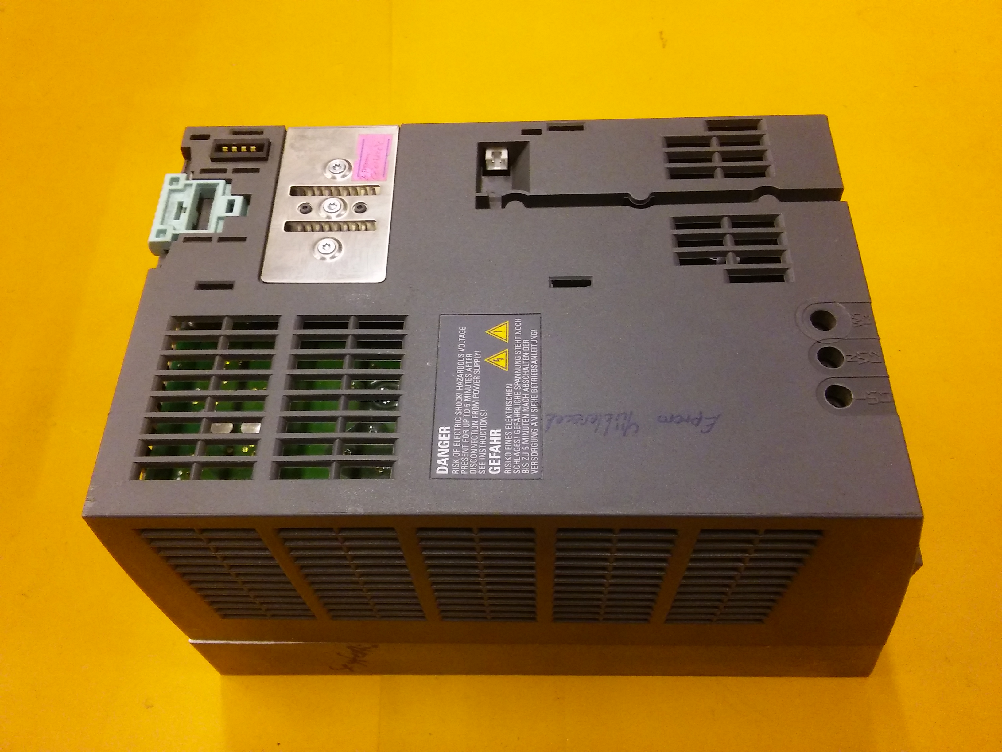 SIEMENS 6SL3224-0BE24-0UA0 SİNAMİCS POWER MODÜL 240 4,0KW GÜÇ MODÜLÜ SÜRÜCÜ