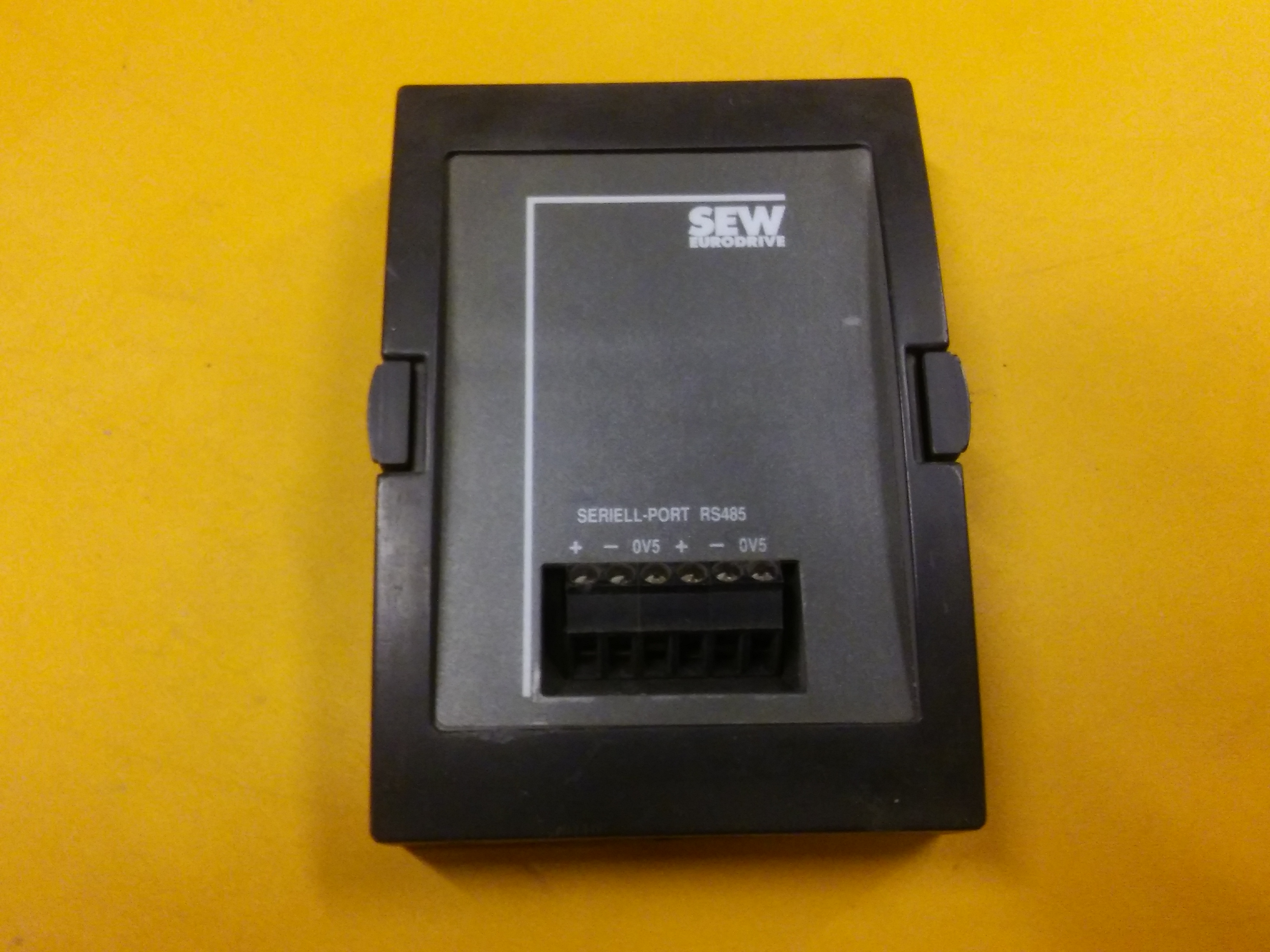 SEW UST11A SEV SEW EURODRIVE  SÜRÜCÜ İLETİŞİM SERİ BAGLANTI MODÜLÜ