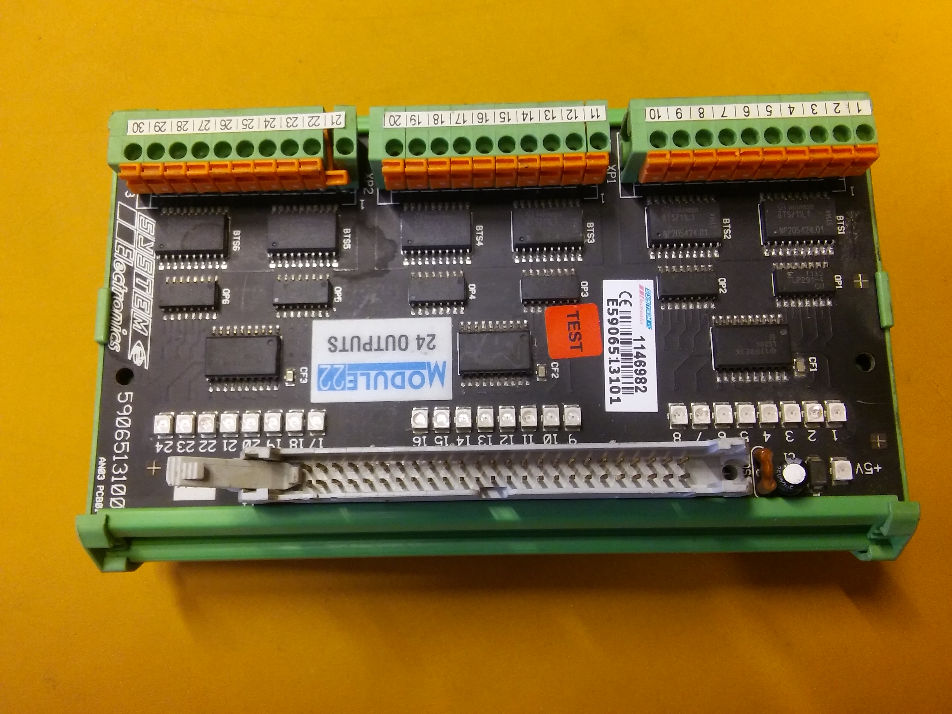 SYSTEM ELECTRONİCS  1146982 E5906513101 MODÜLE22 24 OUTPUTS  TANIMSIZ KONTROL KARTI