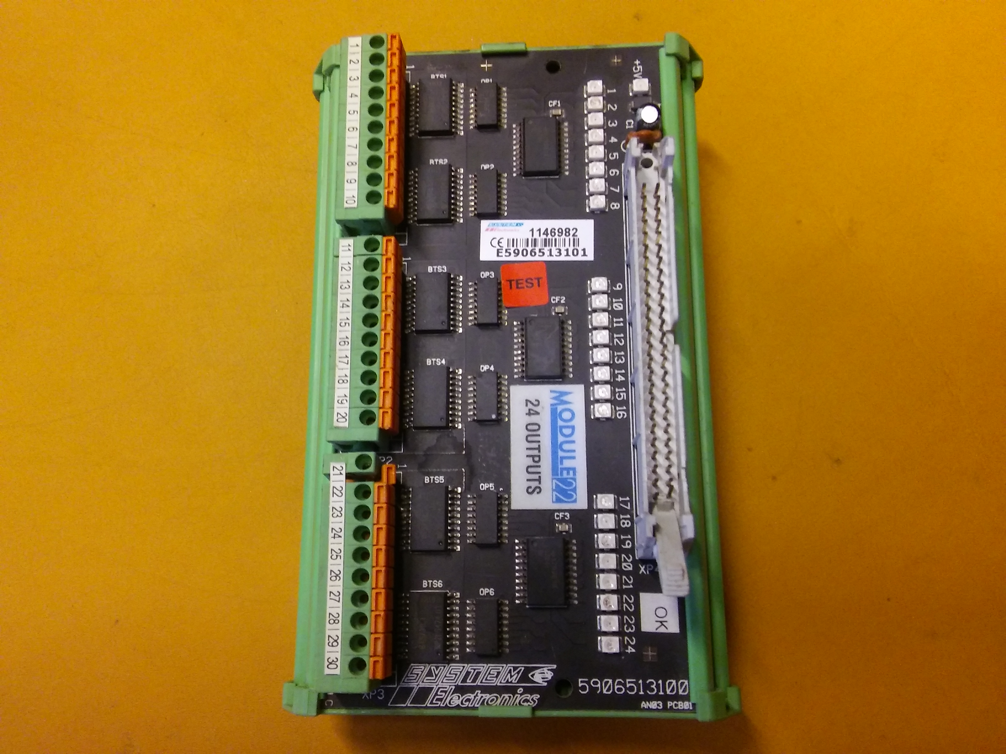 SYSTEM ELECTRONİCS  1146982 E5906513101 MODÜLE22 24 OUTPUTS  TANIMSIZ KONTROL KARTI