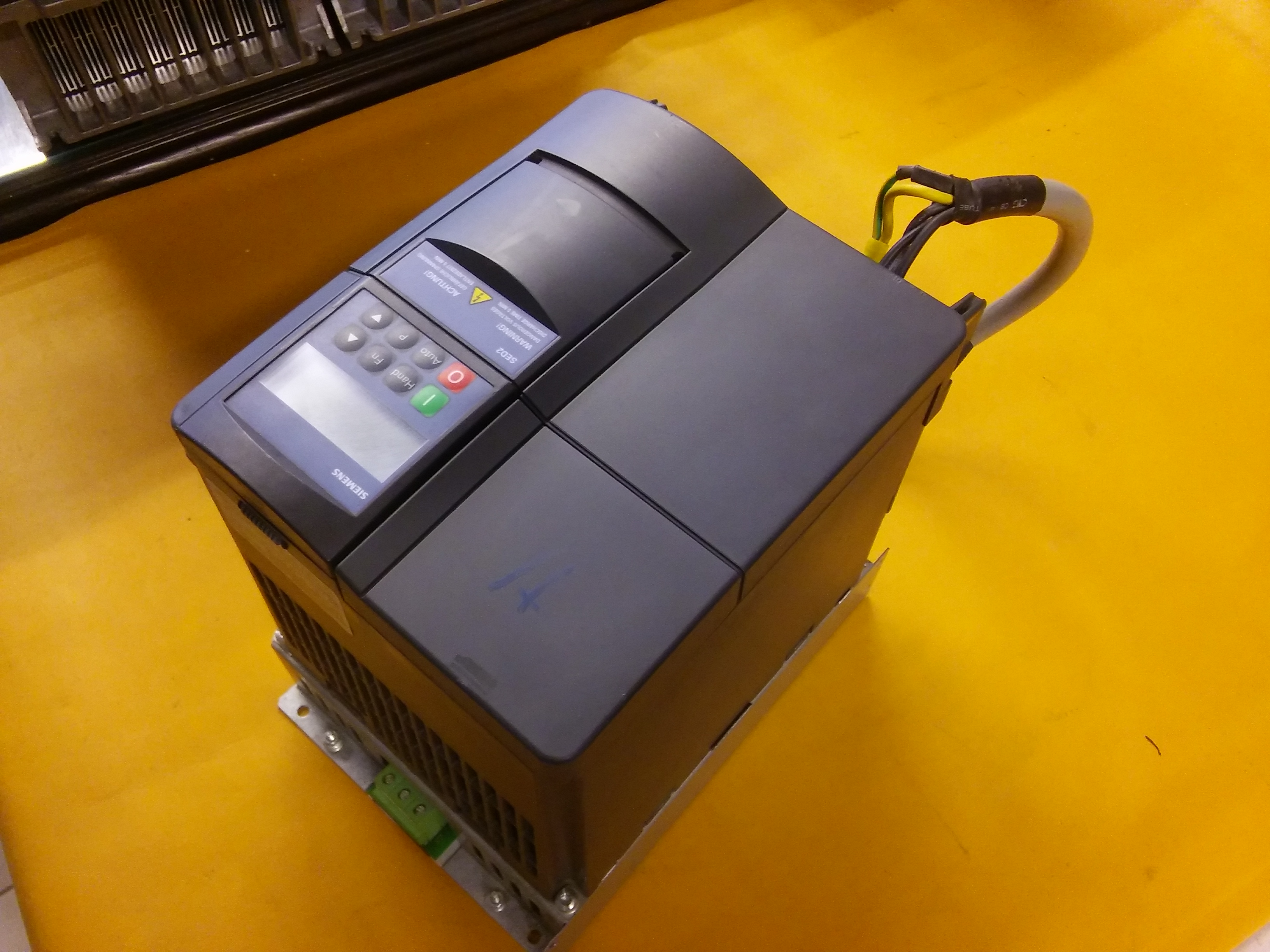 SIEMENS 6SE6436-2BD27-5CA0 7,5KW 6SE6406-2FB03-2CD0  EMC FİLTER VE 7,5KW SÜRÜCÜ