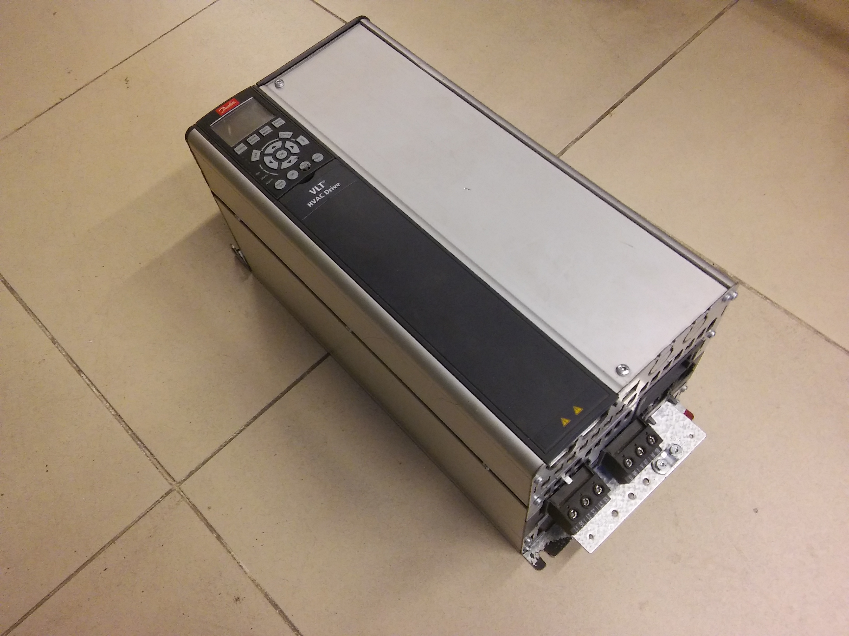 DANFOSS FC-102P30KT4E20H2XG FC-102P30 FC-102 30KW FC 102 30KW SÜRÜCÜ