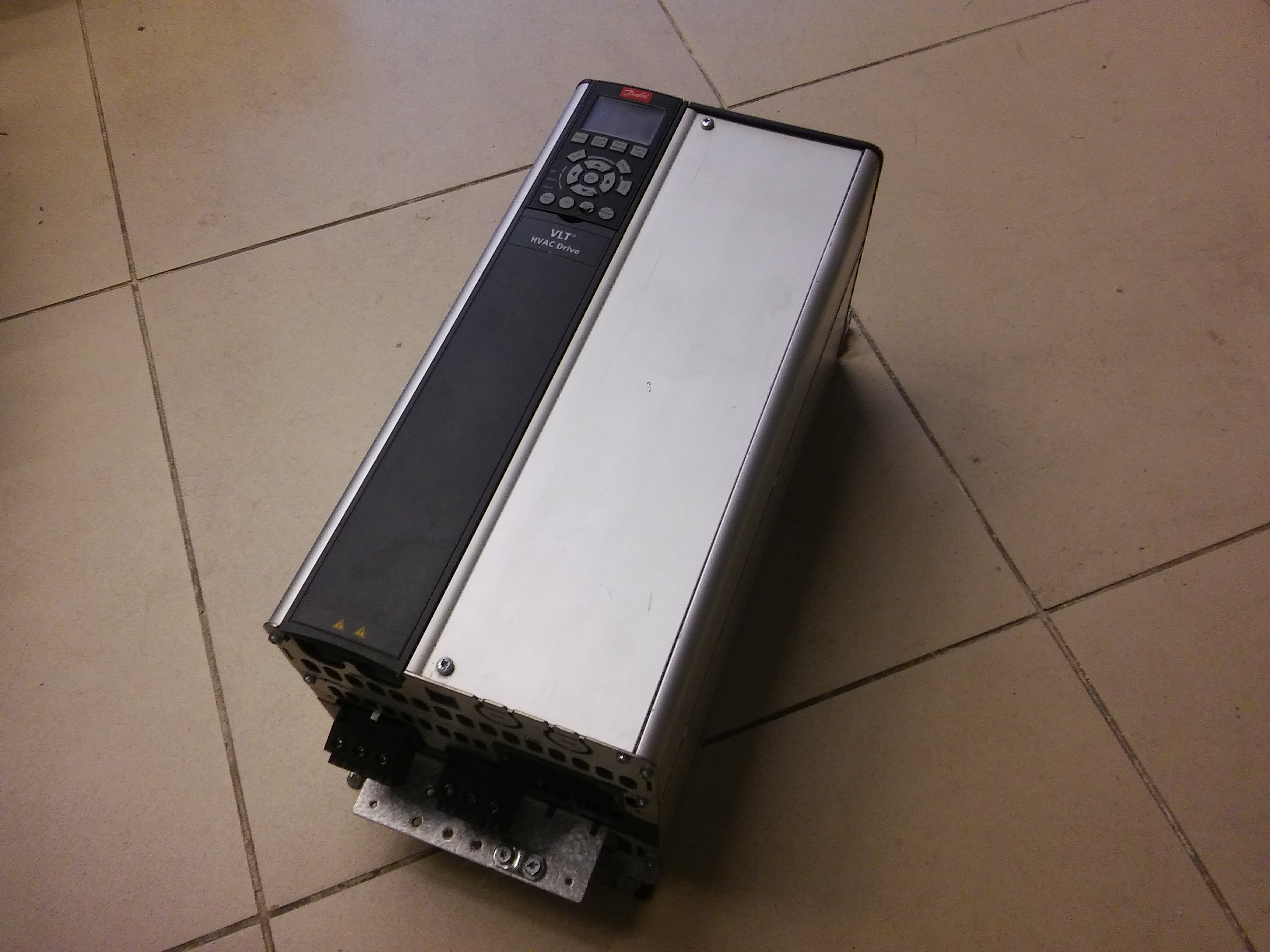 DANFOSS FC-102P30KT4E20H2XG FC-102P30 FC-102 30KW FC 102 30KW SÜRÜCÜ