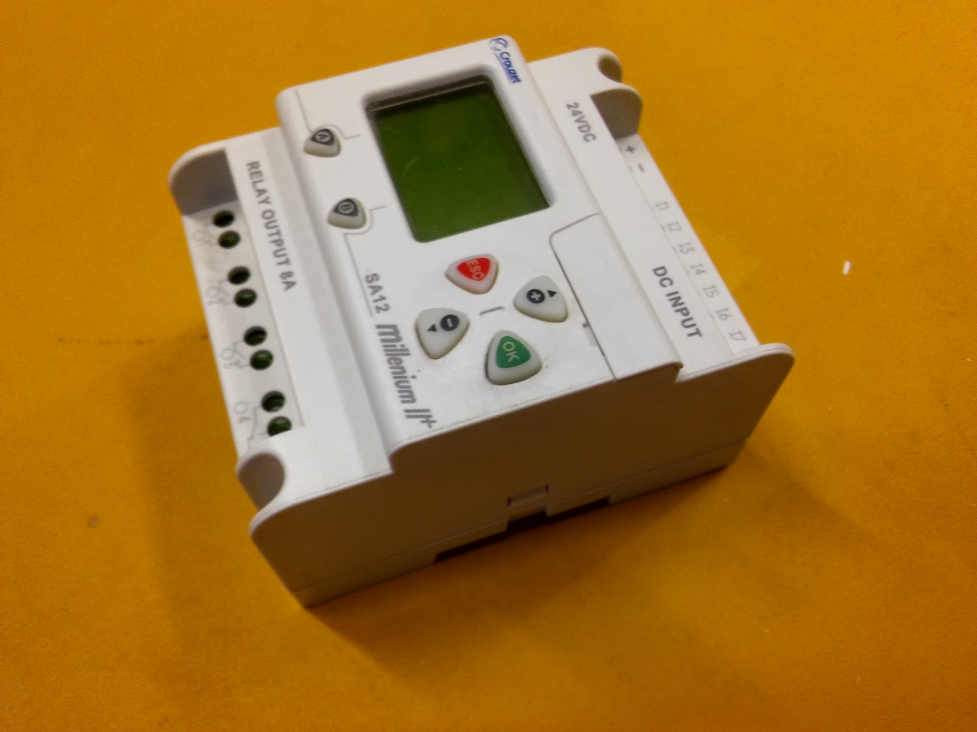 CROUZET SA12 24VDC MİLLENİUM II- PLC
