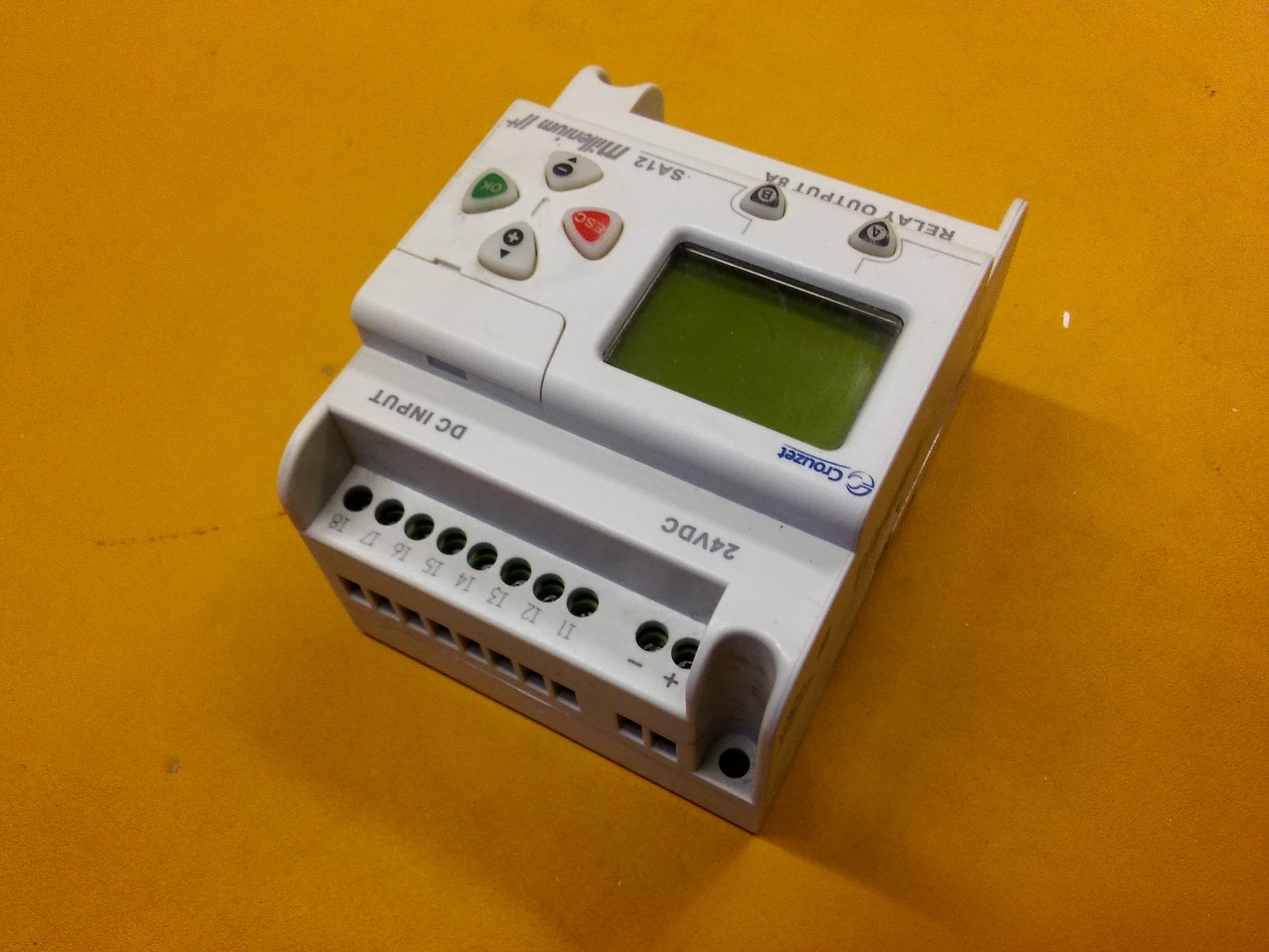 CROUZET SA12 24VDC MİLLENİUM II- PLC