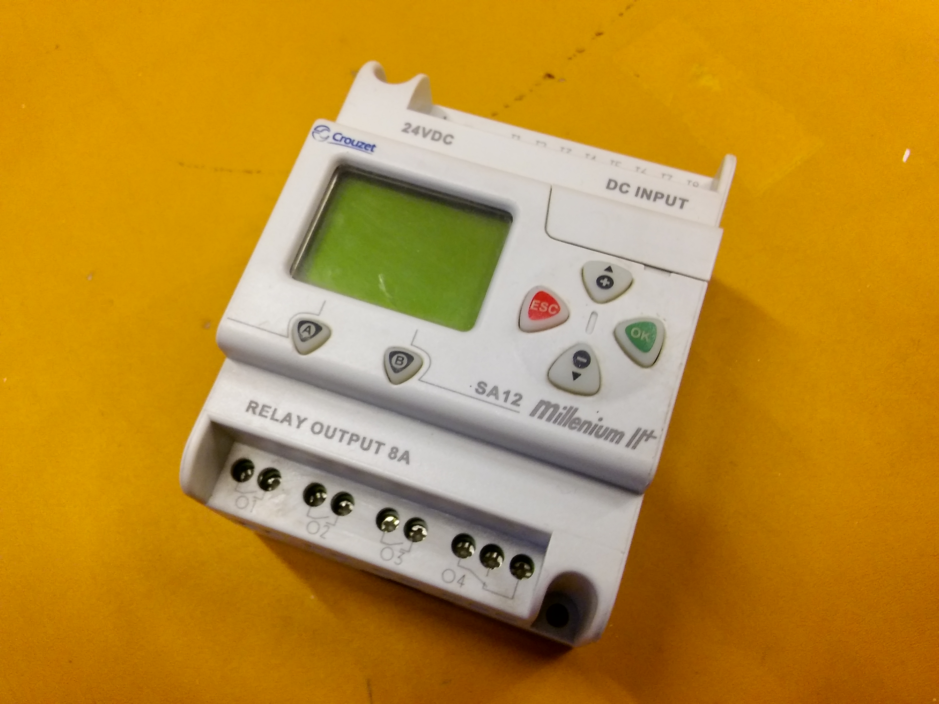 CROUZET SA12 24VDC MİLLENİUM II- PLC